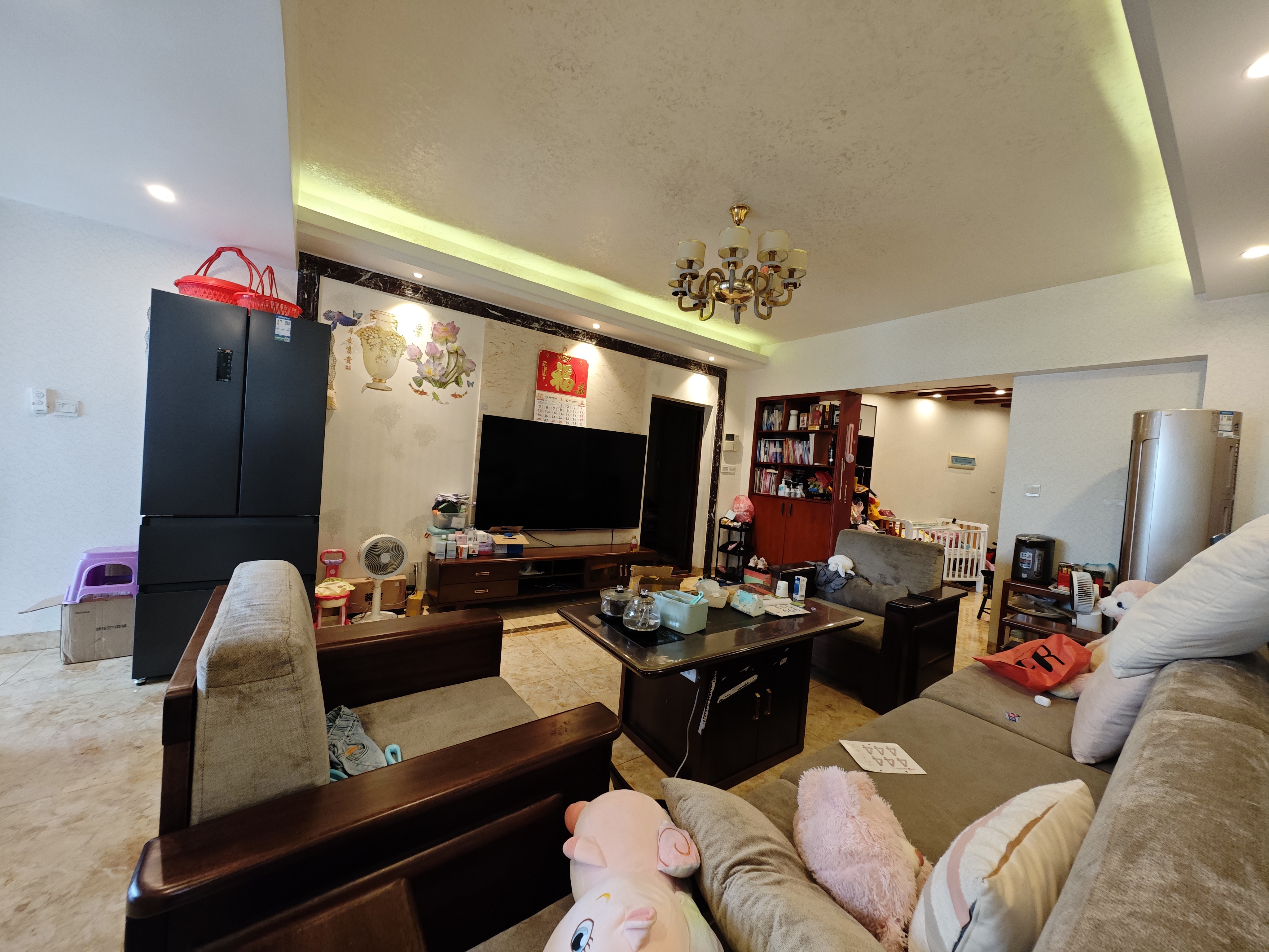 星华佳园 3室2厅2卫 215.00万 星华佳园 3室2厅2卫 215.00万客厅