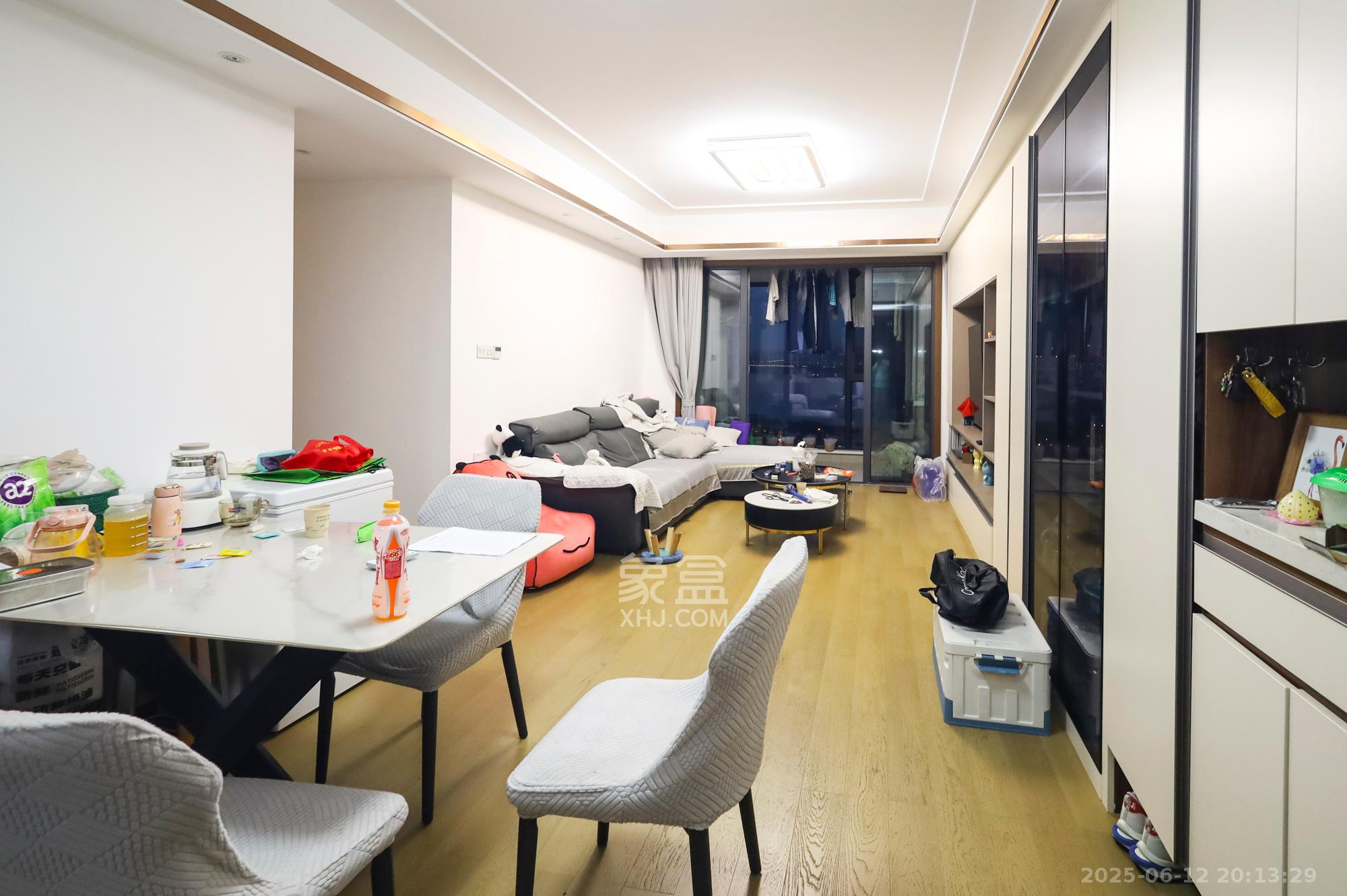 长沙万境潇湘 3室2厅2卫 145.0万 长沙万境潇湘 3室2厅2卫 145.0万客厅