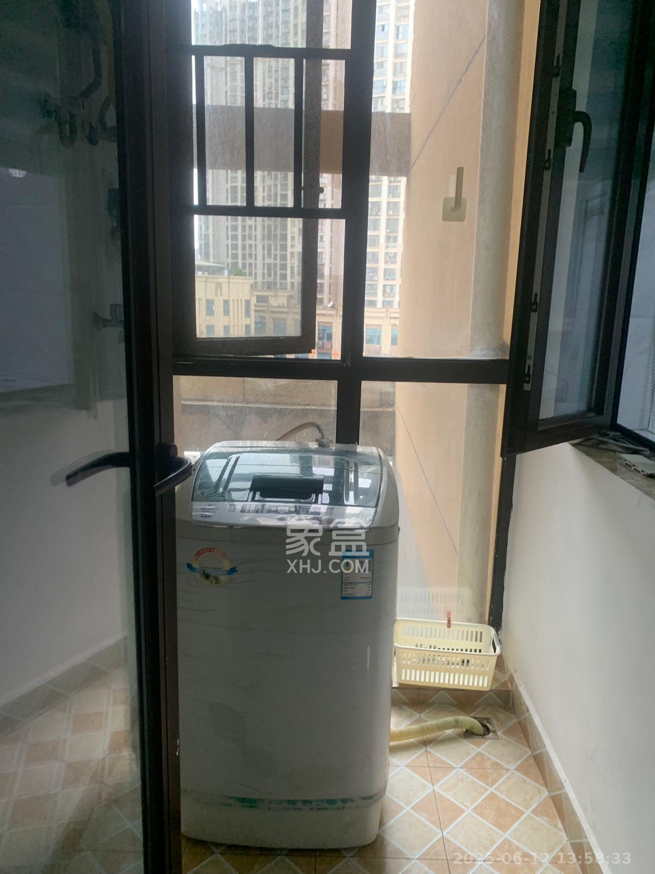 梅溪鑫苑名家  4室2厅1卫   2500.00元/月室内图