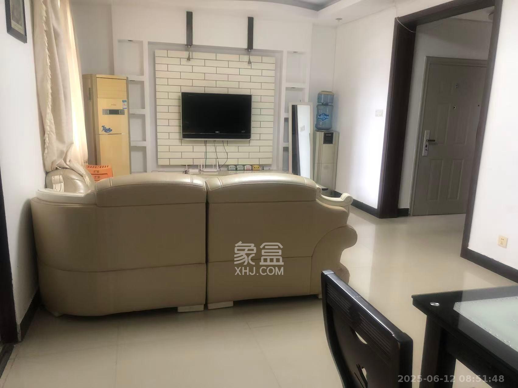 东方新世界  3室2厅2卫   2600.00元/月室内图