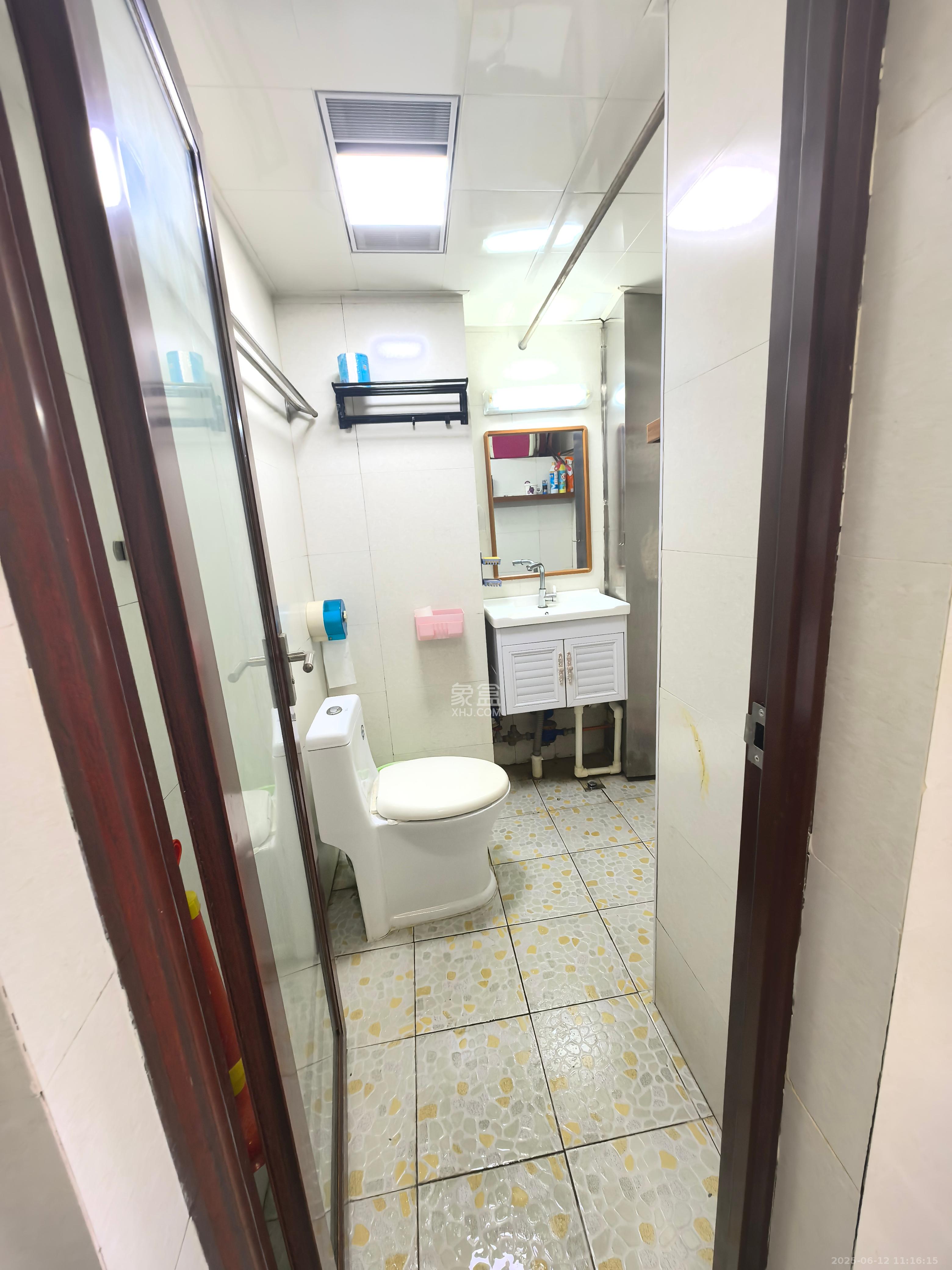 2076至高点  1室1厅1卫   1100.00元/月室内图
