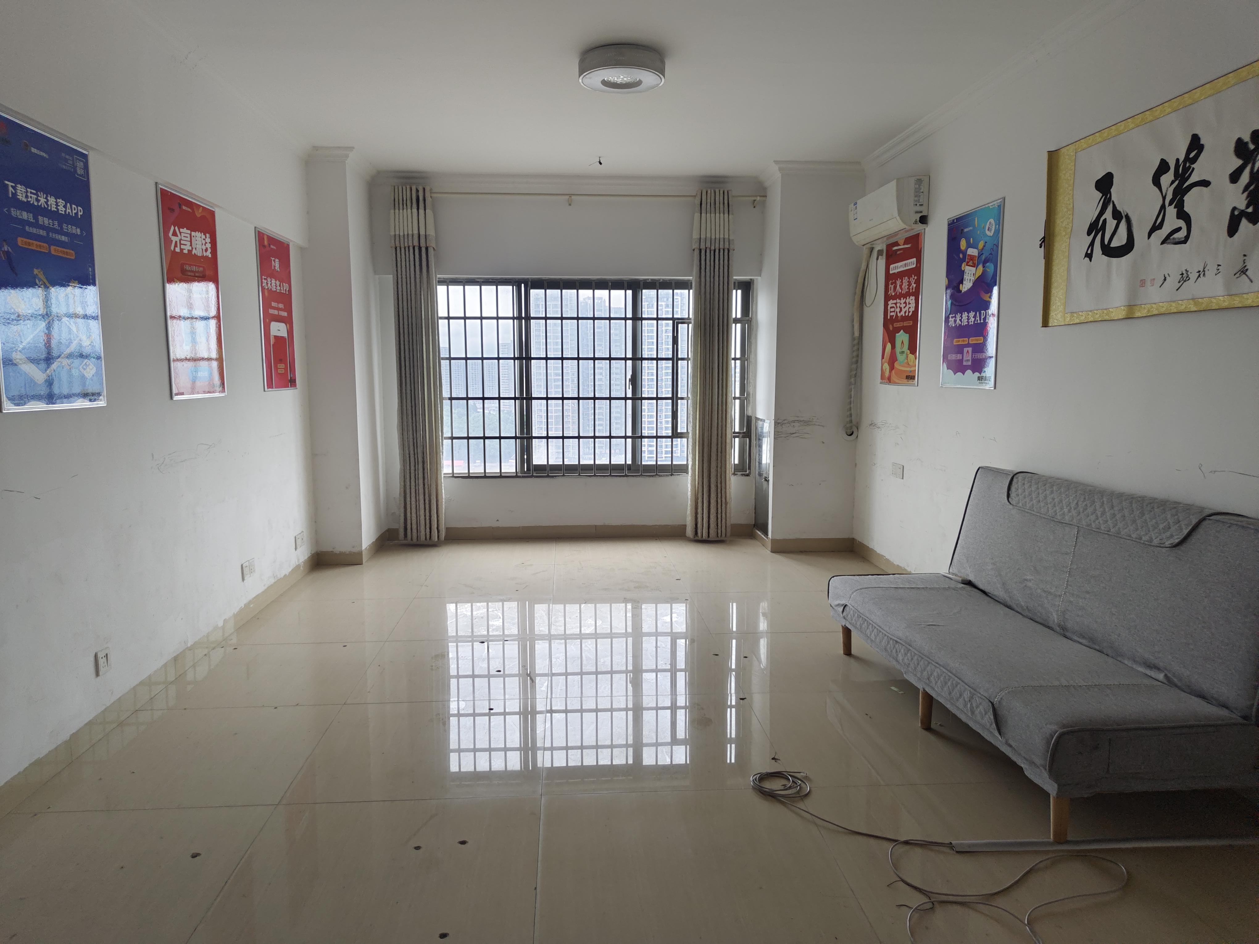 华融大厦 2室1厅1卫 8000.0元/月 华融大厦 2室1厅1卫 8000.0元/月室内图