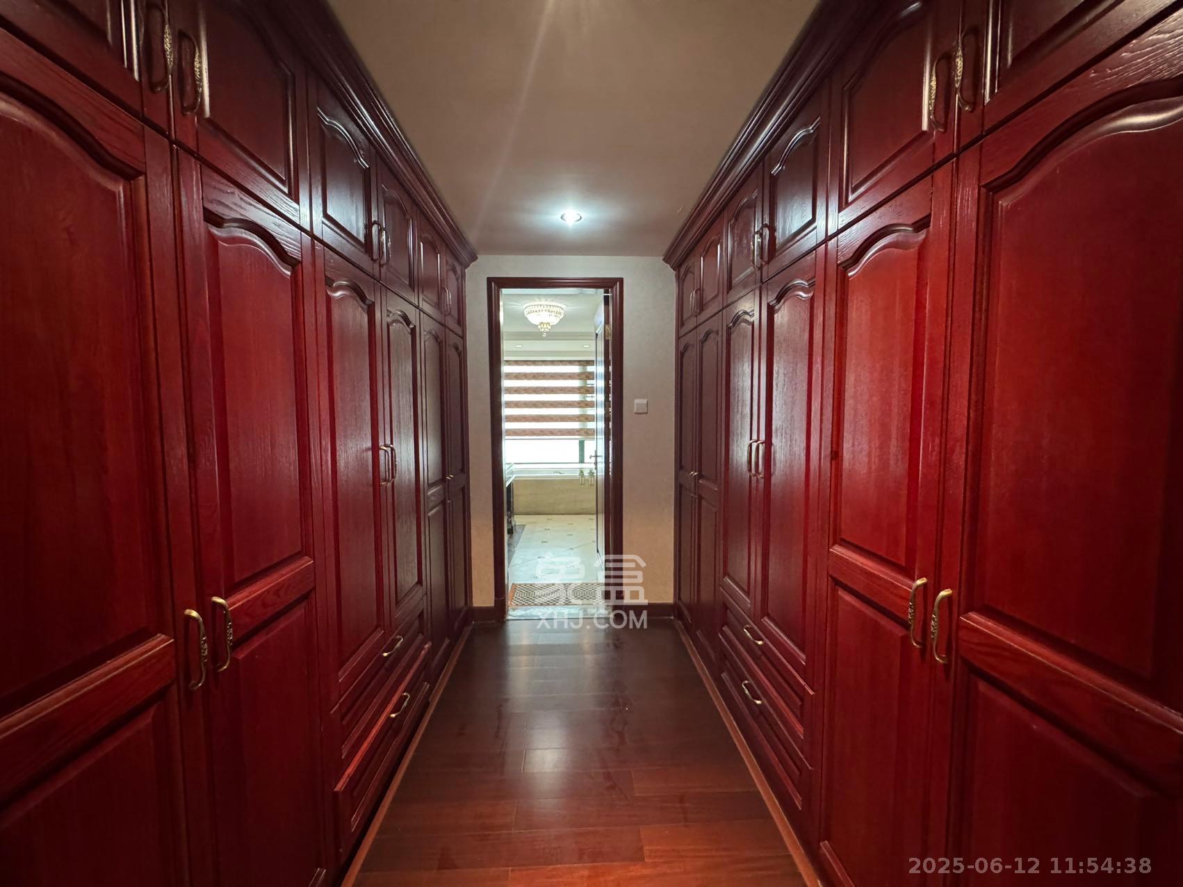 恒大雅苑  4室2厅3卫    6000.0元/月室内图