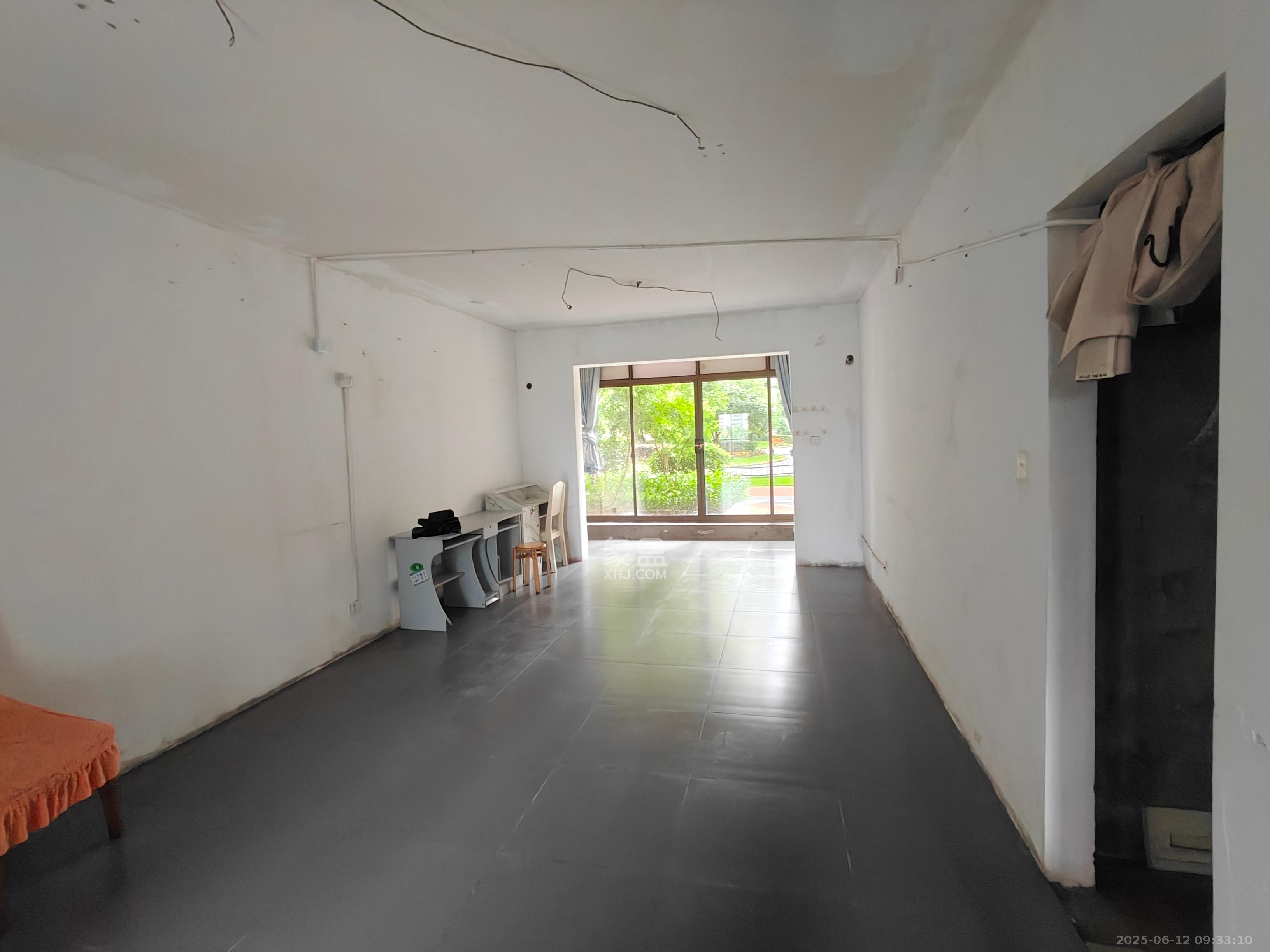 绿地之窗  3室1厅2卫   2300.00元/月室内图1