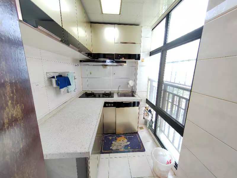 滨江壹号（福建大厦）  2室2厅1卫   130.00万客厅