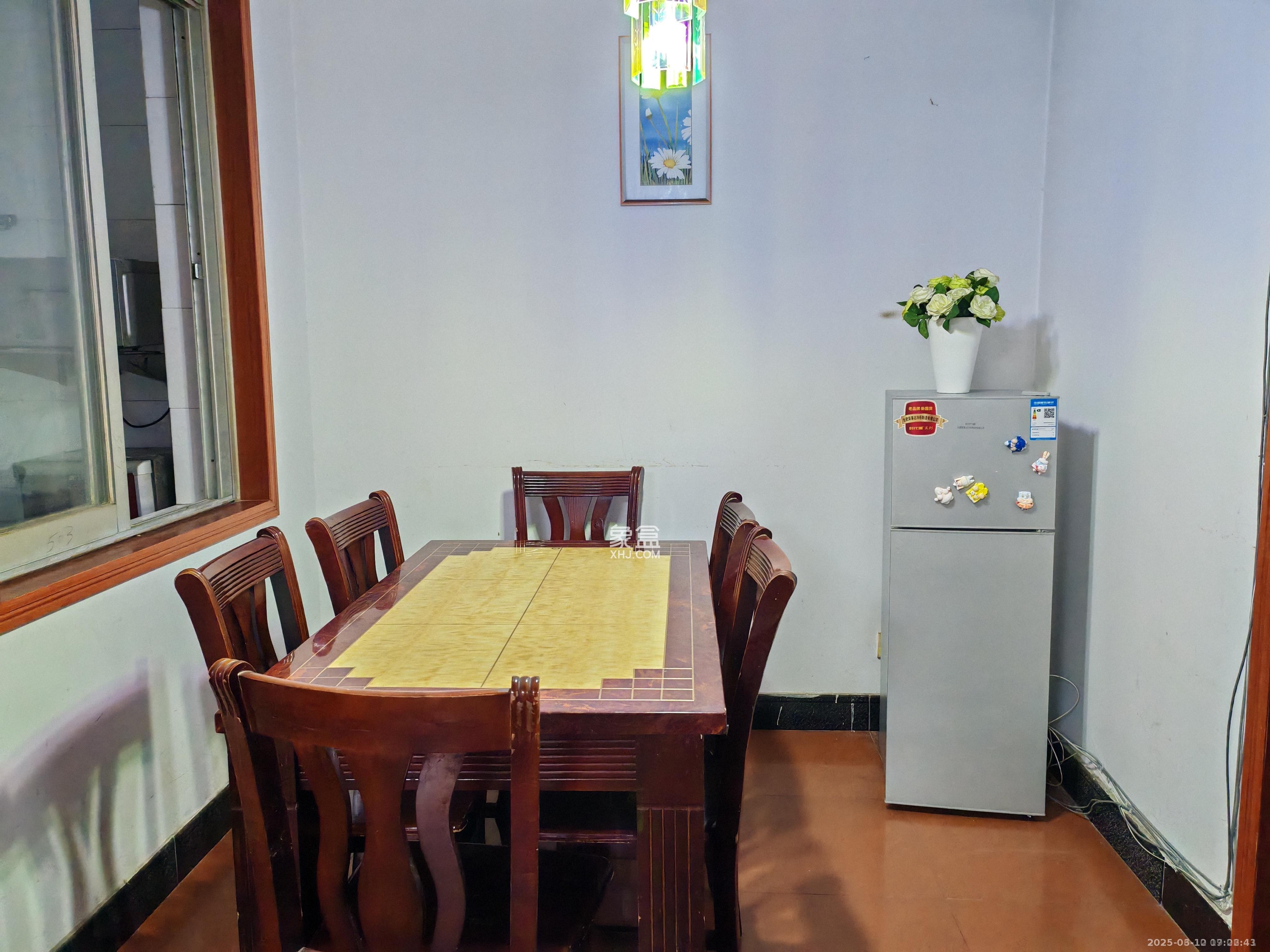 芙蓉区教师村  5室2厅1卫   1800.00元/月室内图