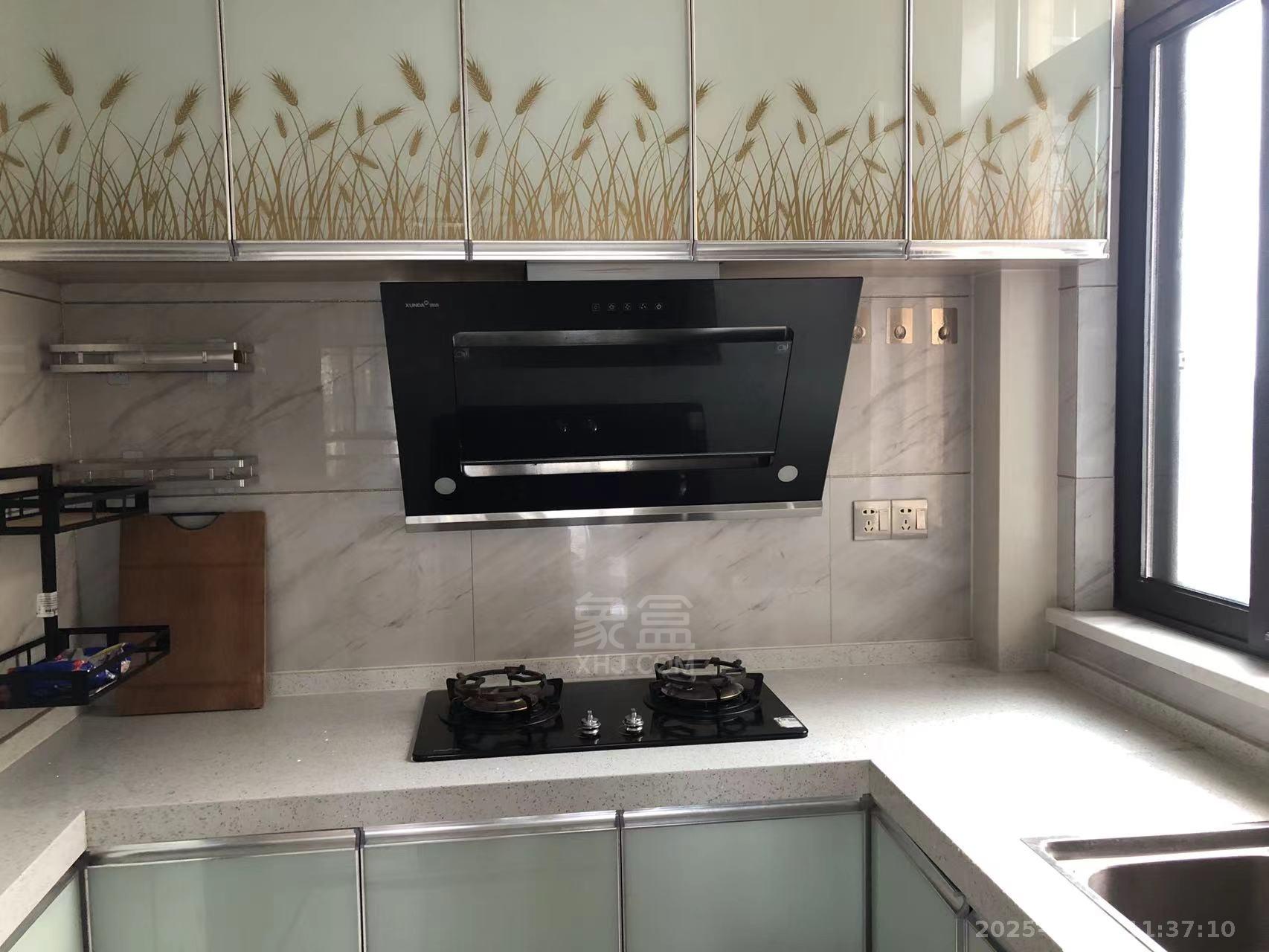 金轮翡翠名园 3室2厅2卫 2000.0元/月 金轮翡翠名园 3室2厅2卫 2000.0元/月室内图