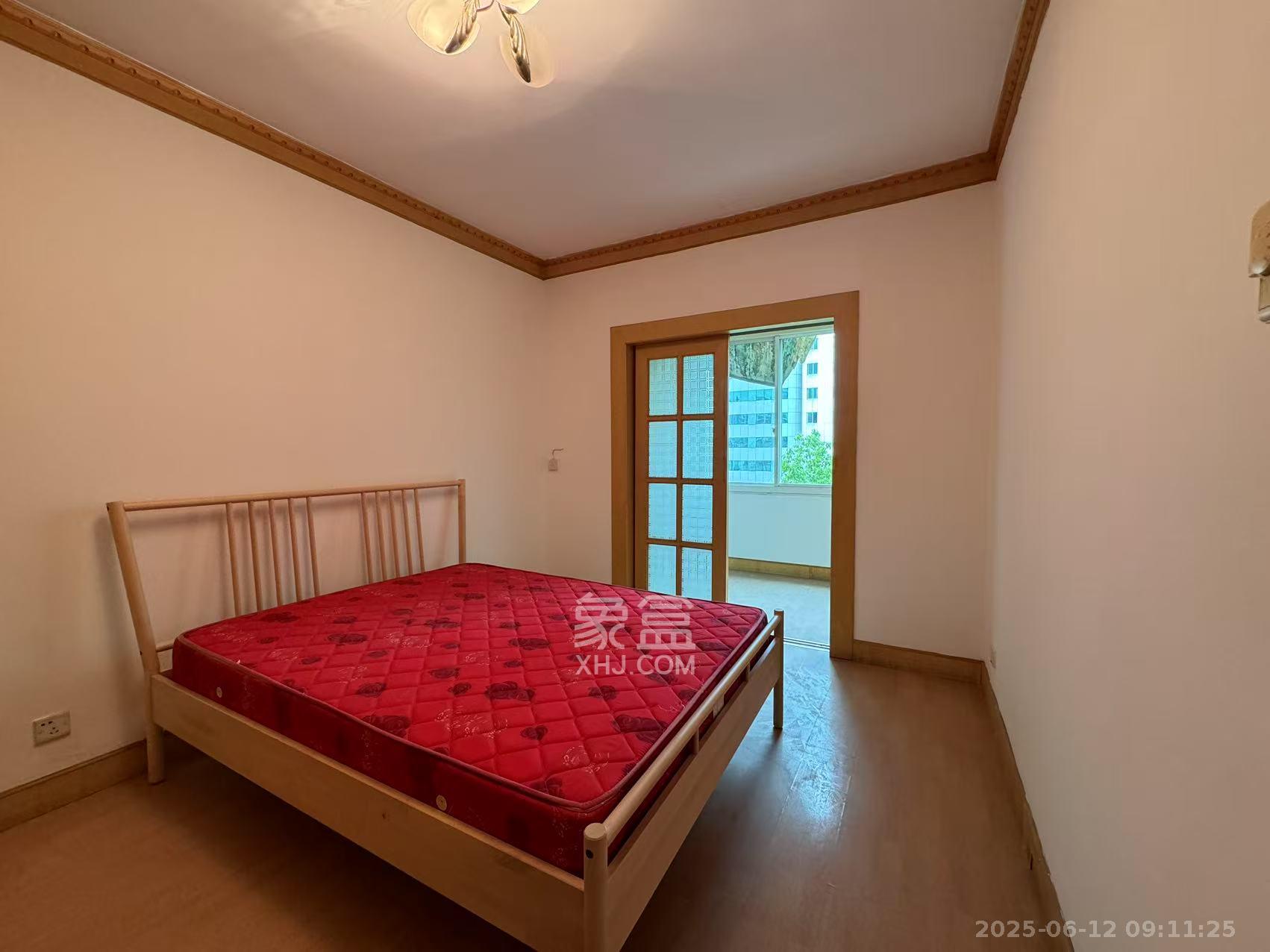 高速公路管理局宿舍 4室2厅2卫 2600.0元/月 高速公路管理局宿舍 4室2厅2卫 2600.0元/月室内图