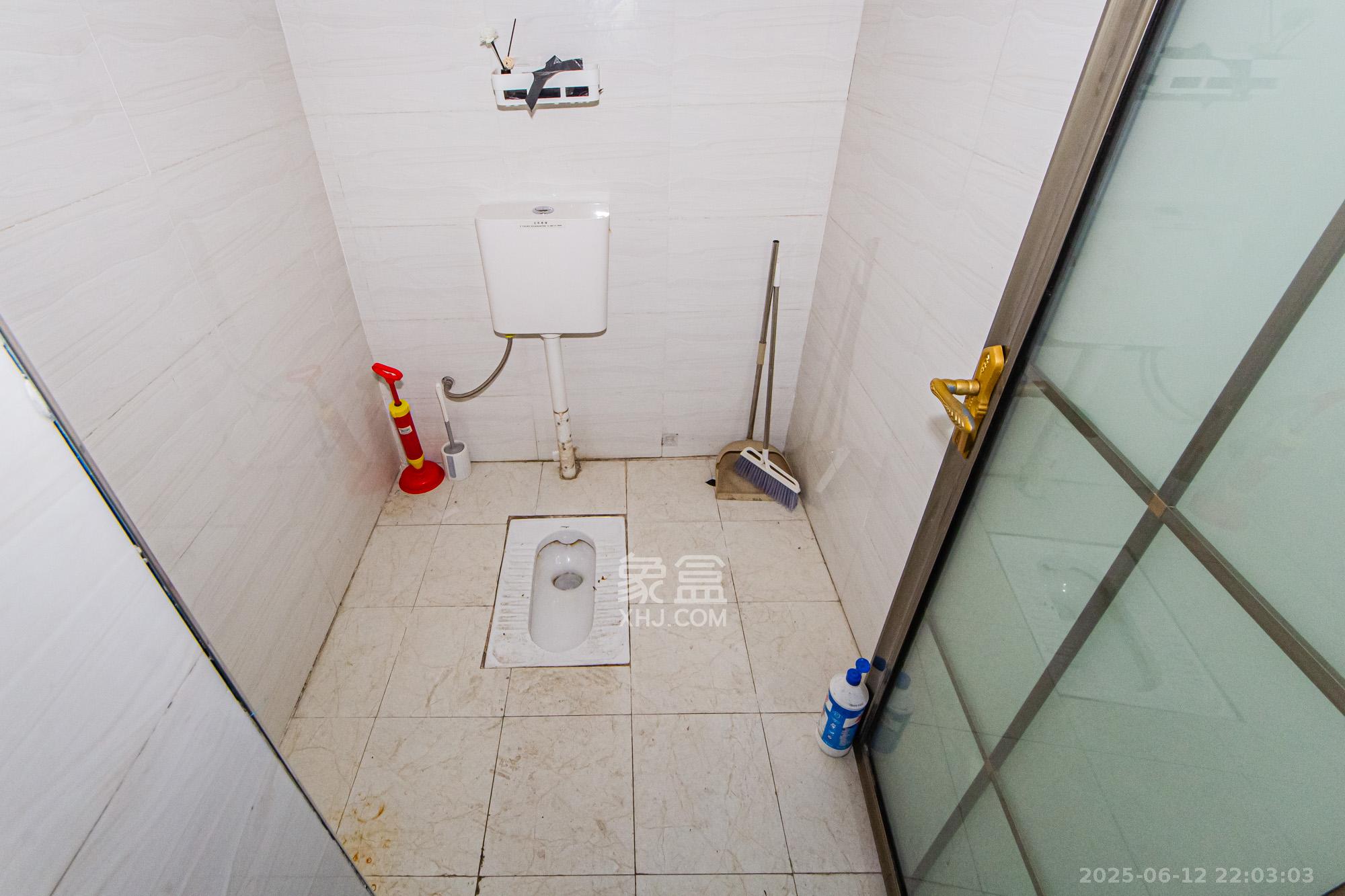 北辰三角洲B1E1区  1室1厅1卫   110.00万卫生间