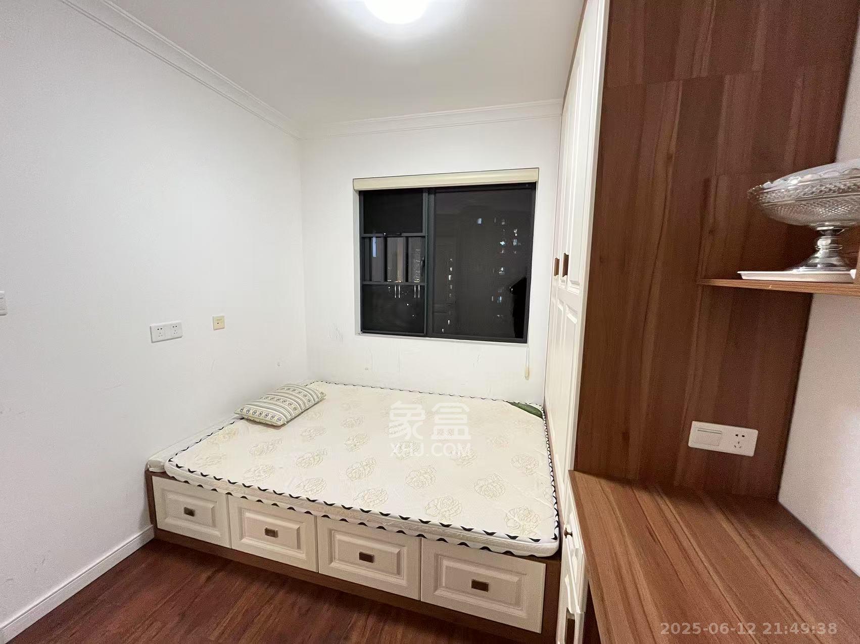 万科魅力之城观澜里 3室2厅2卫 2800.0元/月 万科魅力之城观澜里 3室2厅2卫 2800.0元/月室内图