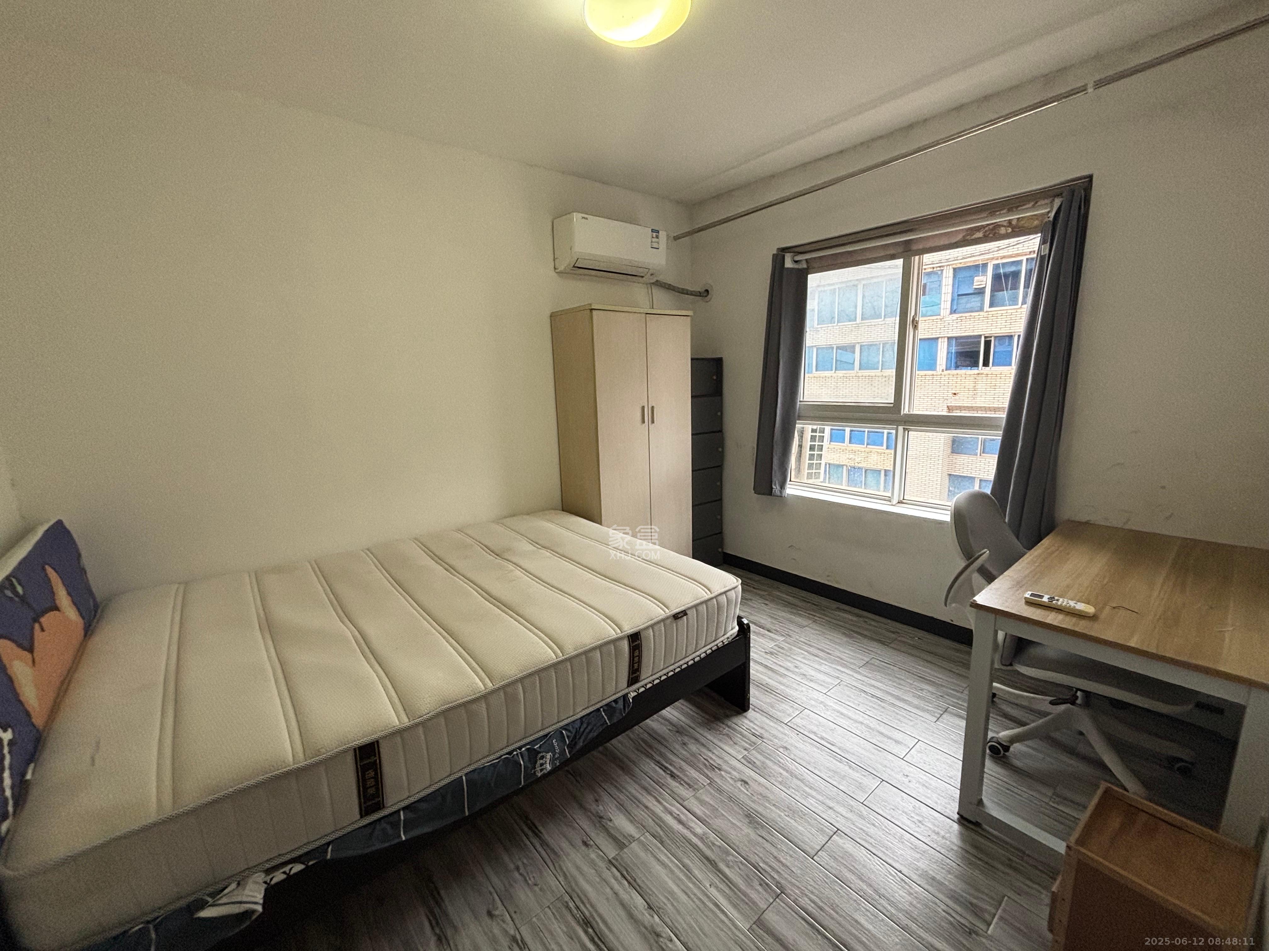 威胜大厦  1室1厅1卫    1600.0元/月室内图