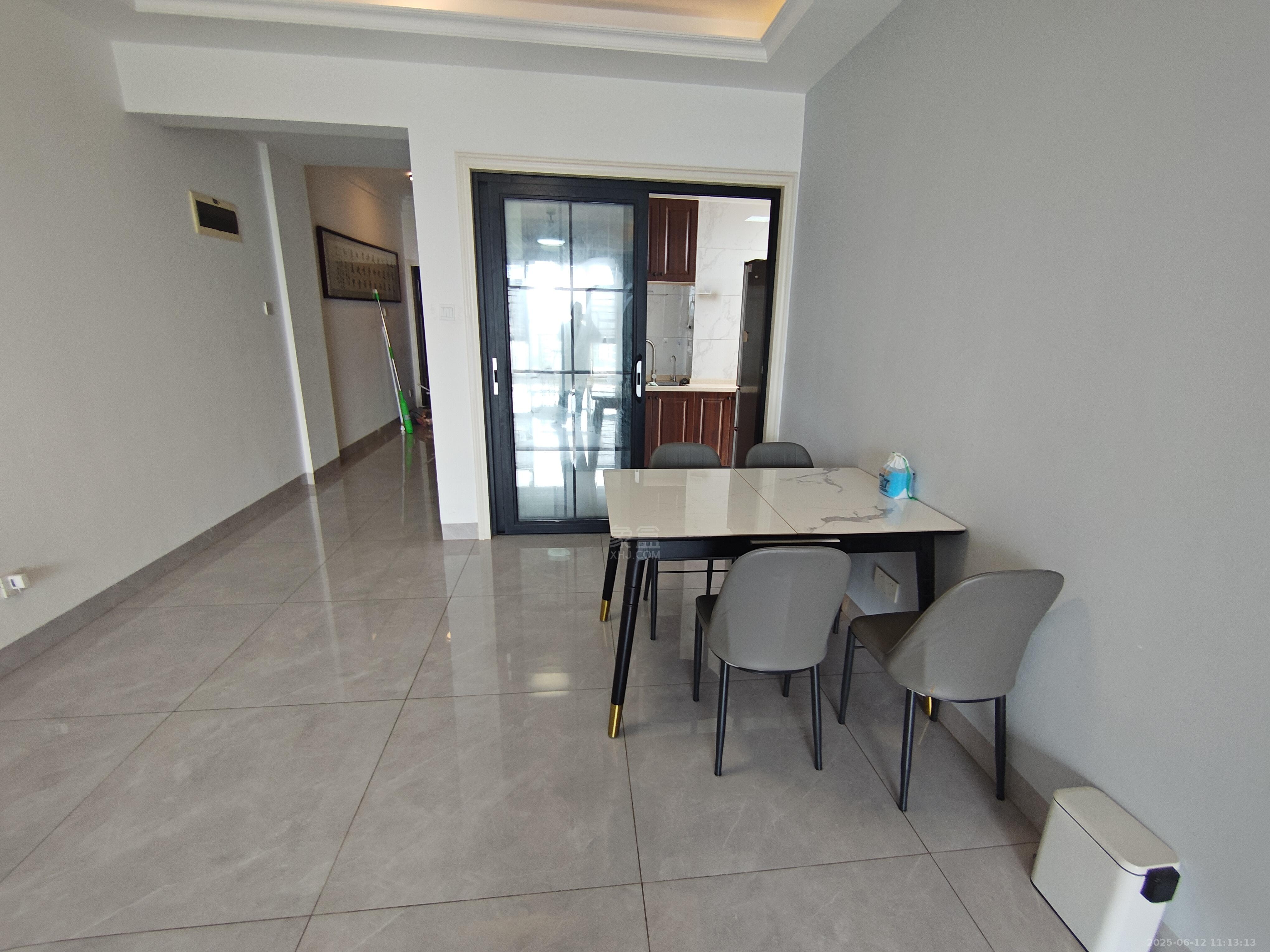 武广国际学苑 3室2厅1卫 2300.0元/月 武广国际学苑 3室2厅1卫 2300.0元/月室内图