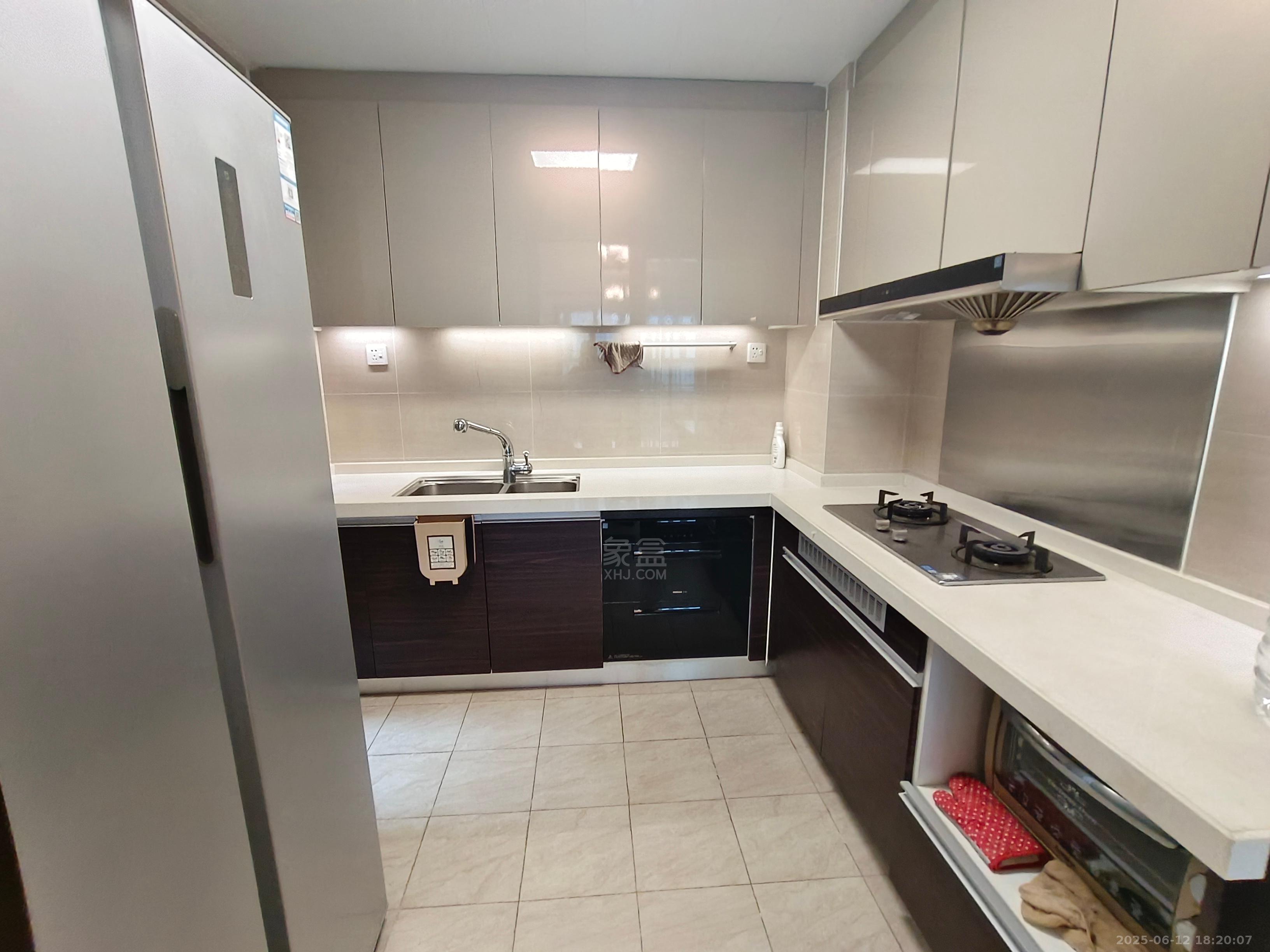 株洲恒大悦珑台 3室2厅2卫 2000.0元/月 株洲恒大悦珑台 3室2厅2卫 2000.0元/月室内图