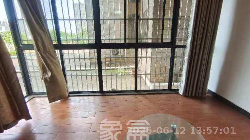 佳美紫郡 4室2厅1卫 2000.0元/月 佳美紫郡 4室2厅1卫 2000.0元/月室内图