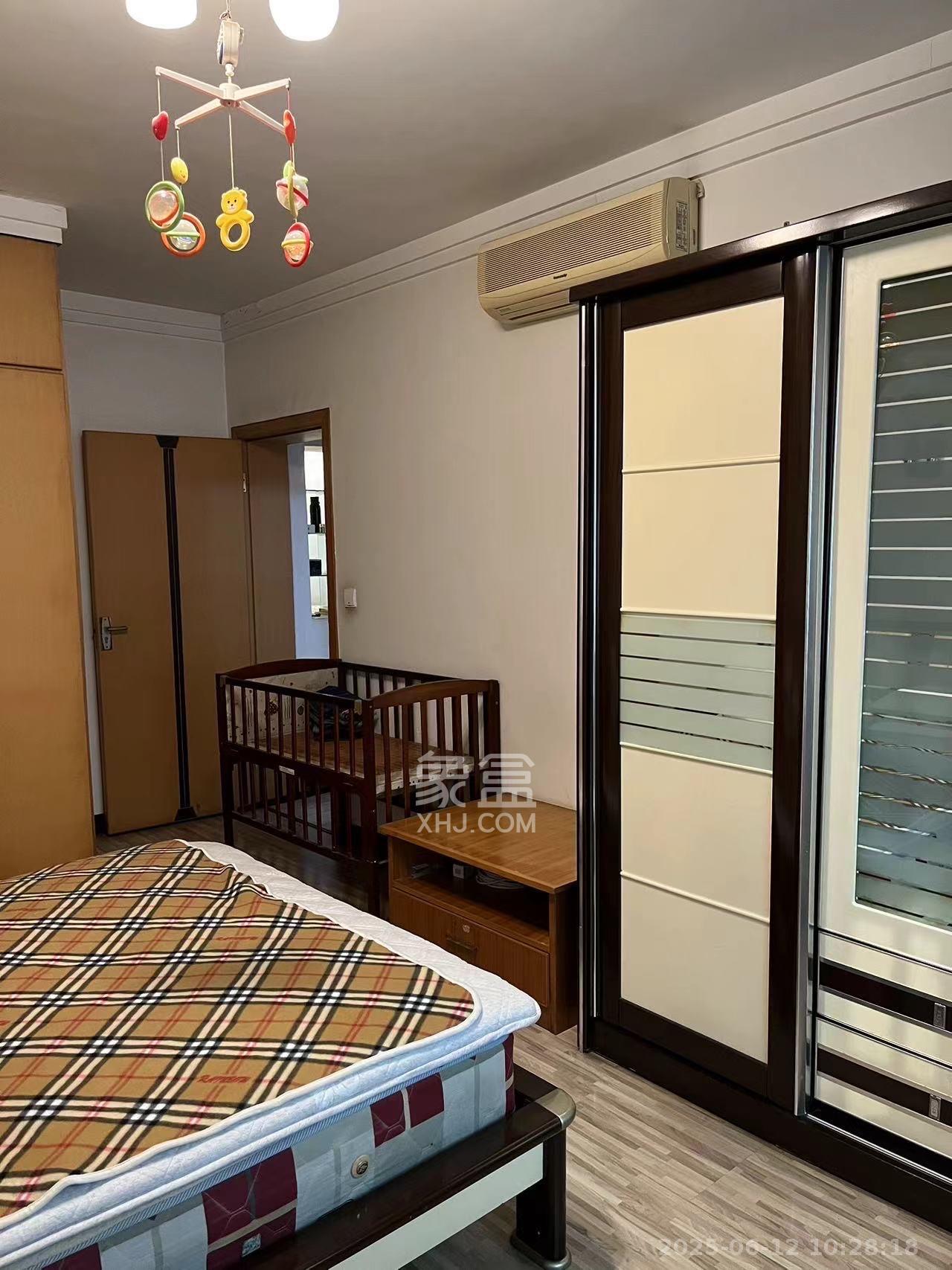 景芳苑  4室2厅2卫    1400.0元/月室内图