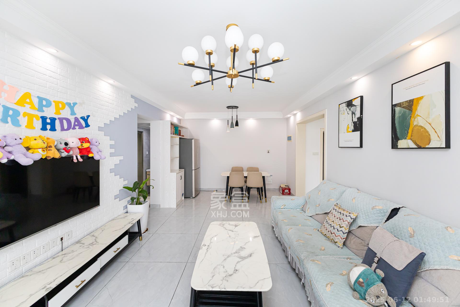 双盈卧龙湾  2室2厅1卫    58.0万 双盈卧龙湾  2室2厅1卫    58.0万客厅