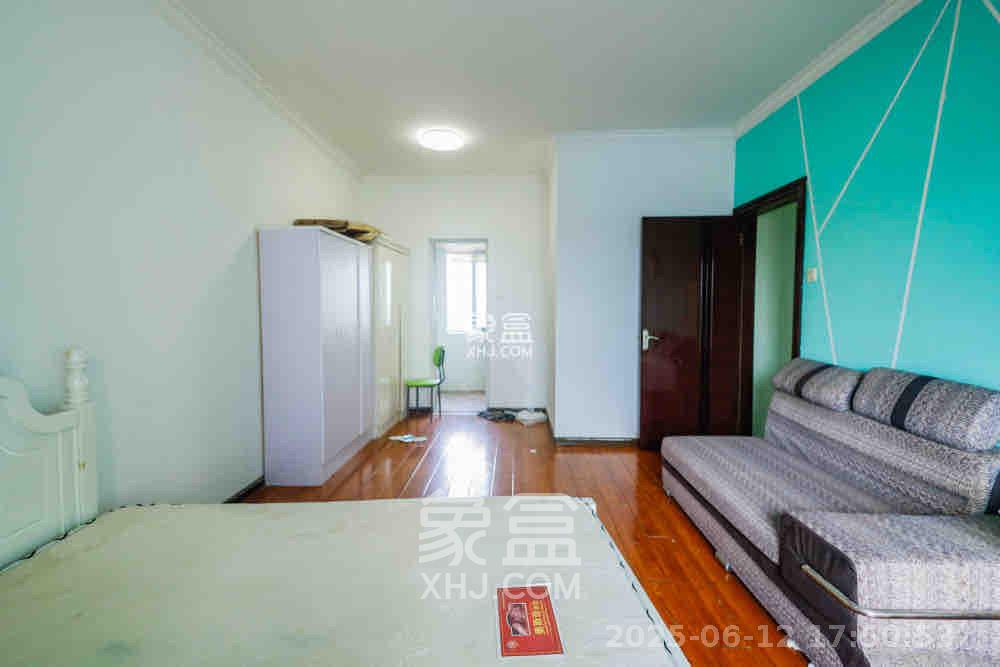 上海城小区  4室2厅2卫   2600.00元/月室内图
