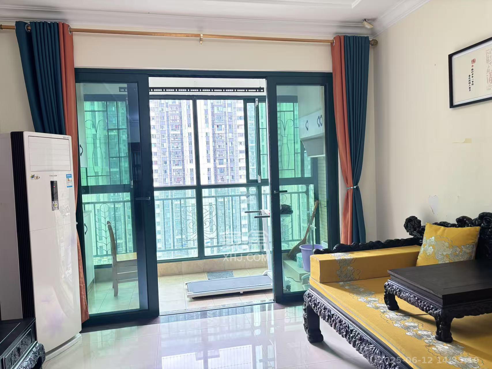 恒大翡翠华庭  2室2厅1卫    1700.0元/月 恒大翡翠华庭  2室2厅1卫    1700.0元/月室内图