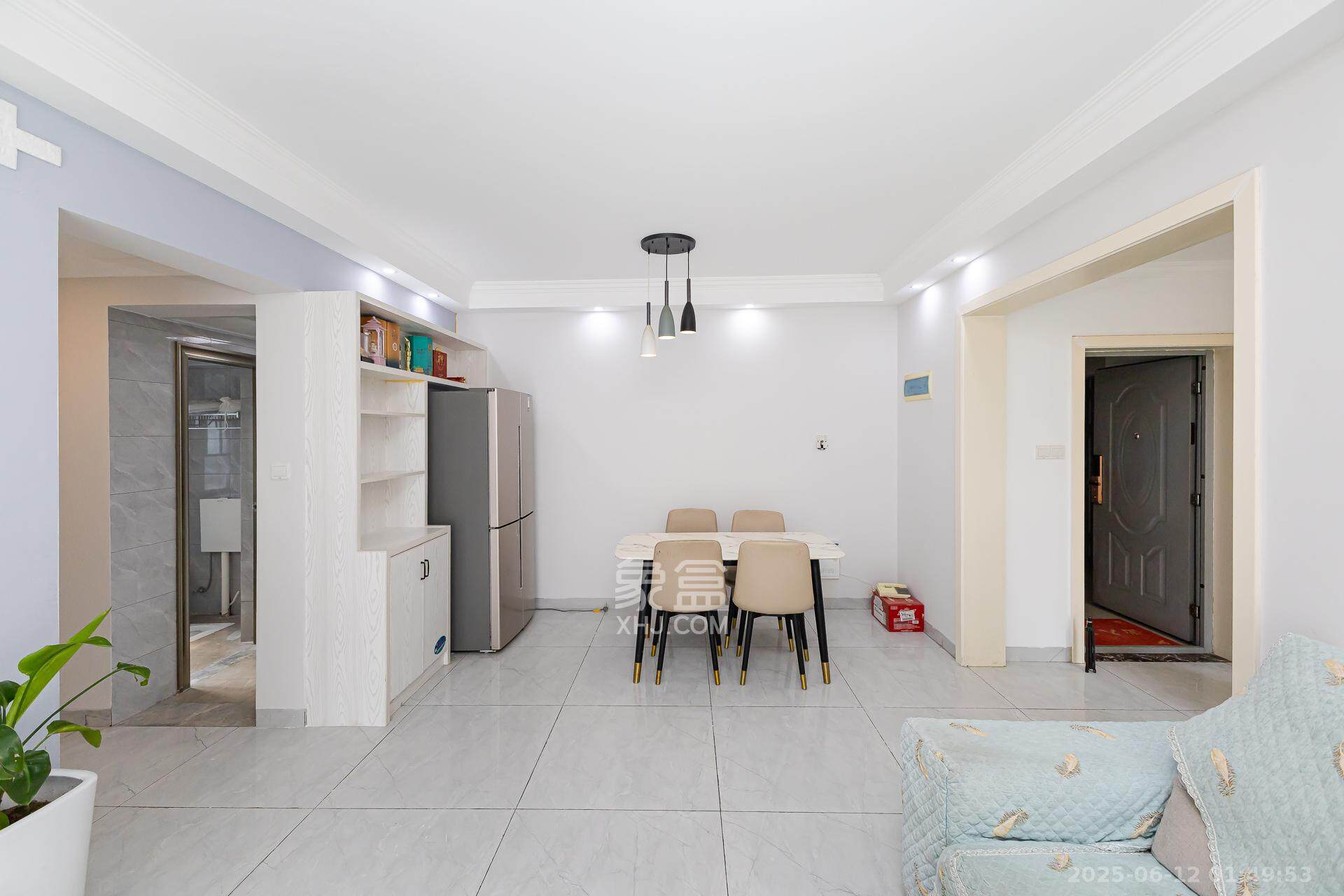 双盈卧龙湾  2室2厅1卫    58.0万 双盈卧龙湾  2室2厅1卫    58.0万客厅