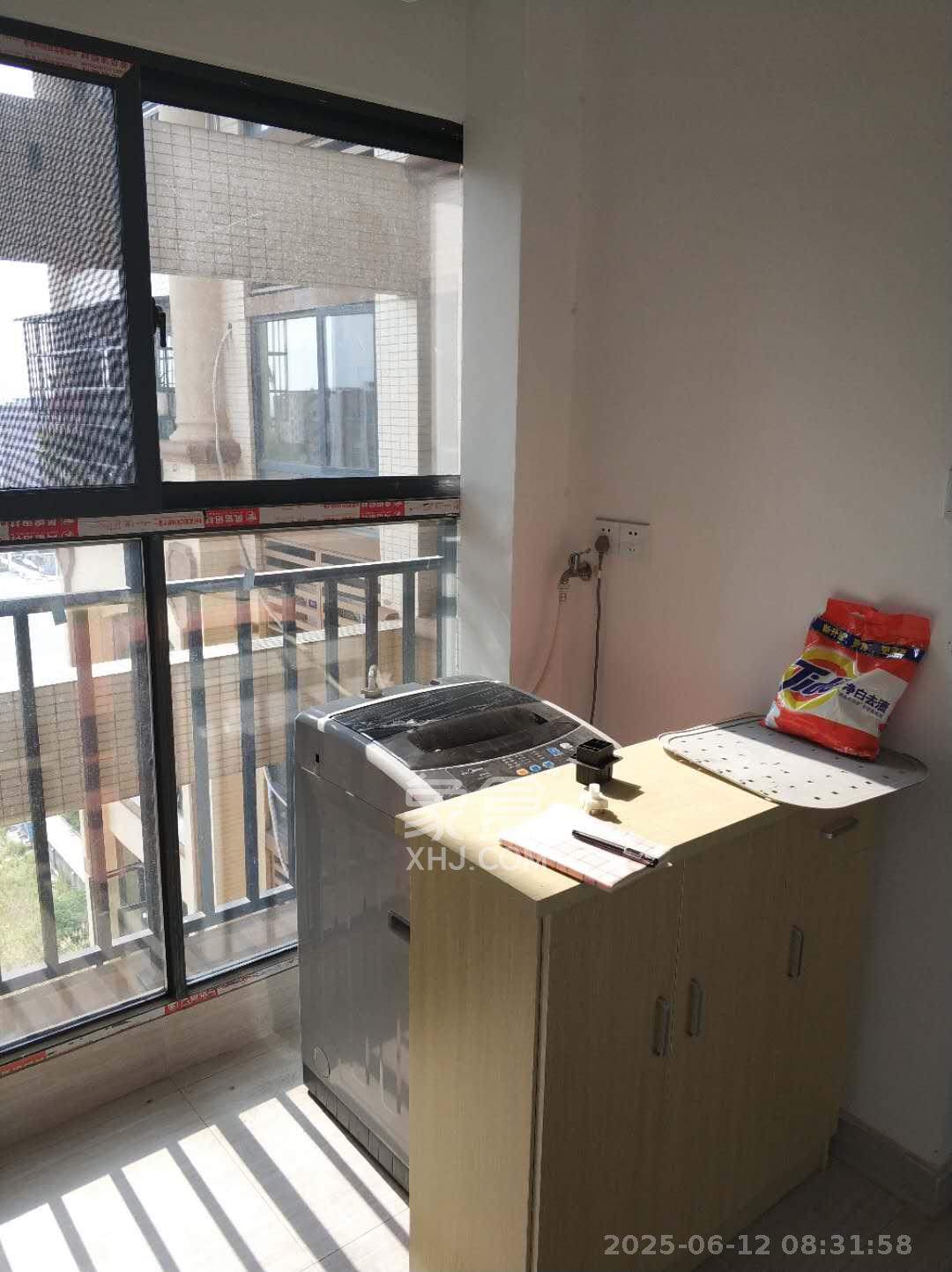 中建芙蓉嘉苑  3室2厅1卫   2200.00元/月室内图