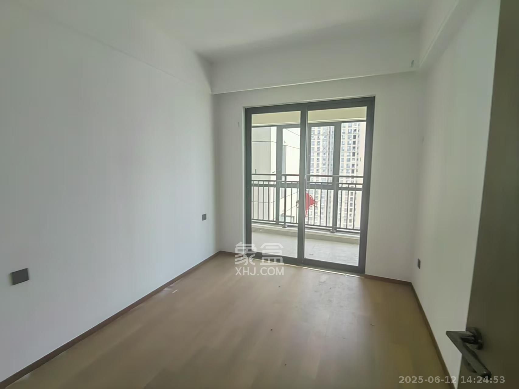 新华联梦想城 5室2厅2卫 2800.0元/月 新华联梦想城 5室2厅2卫 2800.0元/月室内图