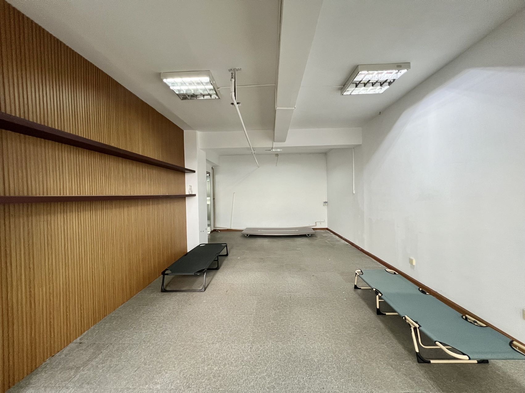 华信大厦 1室0厅0卫 10000.0元/月 华信大厦 1室0厅0卫 10000.0元/月室内图