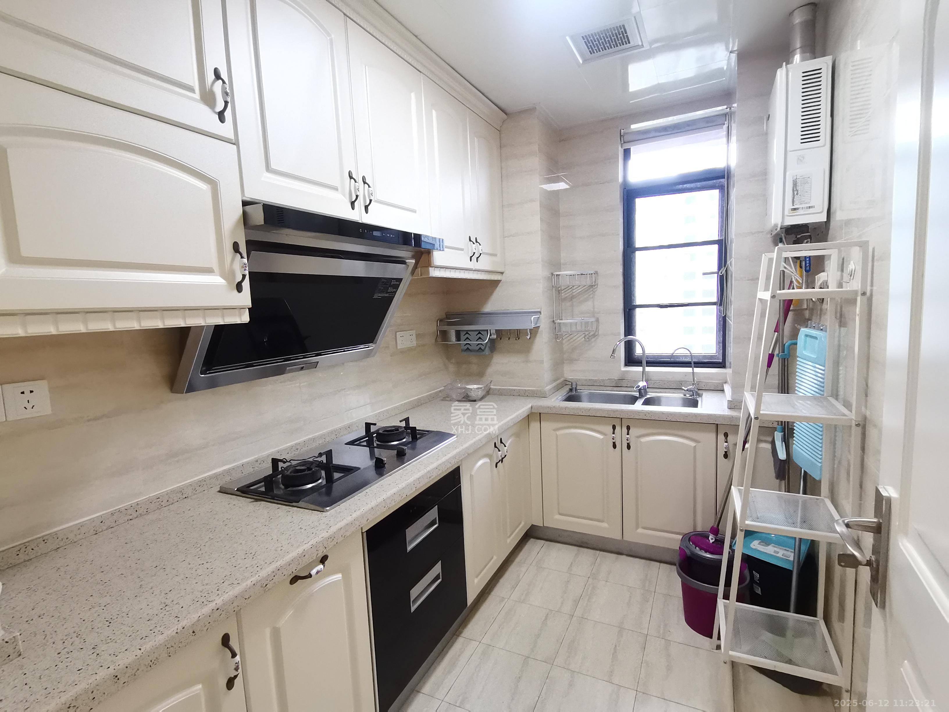 湘域城邦(湘域国际中心) 3室2厅1卫 3800.0元/月 湘域城邦(湘域国际中心) 3室2厅1卫 3800.0元/月室内图