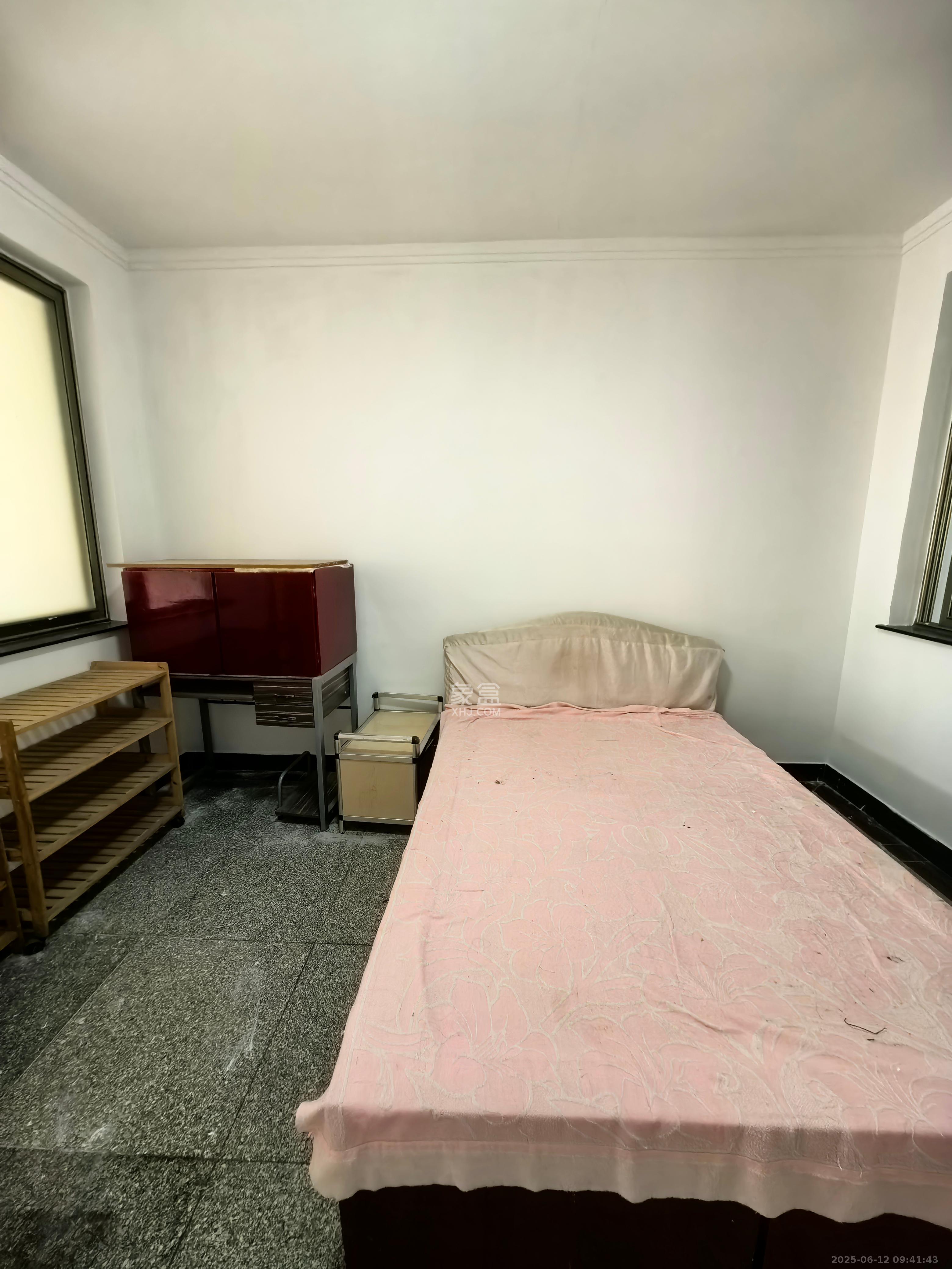 雨花区国税局左家塘宿舍 3室1厅1卫 2000.0元/月 雨花区国税局左家塘宿舍 3室1厅1卫 2000.0元/月室内图