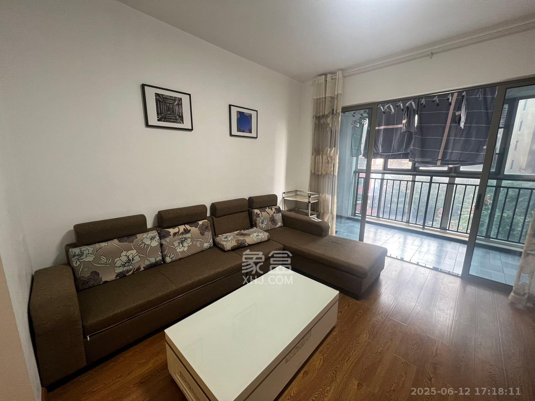 富兴嘉城(富兴汇中央) 2室2厅1卫 2500.0元/月 富兴嘉城(富兴汇中央) 2室2厅1卫 2500.0元/月室内图