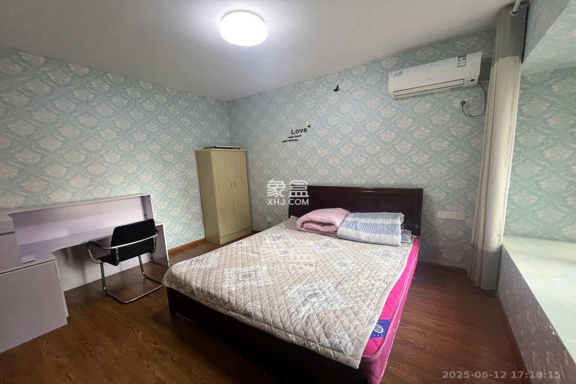 富兴嘉城(富兴汇中央) 2室2厅1卫 2500.0元/月 富兴嘉城(富兴汇中央) 2室2厅1卫 2500.0元/月室内图