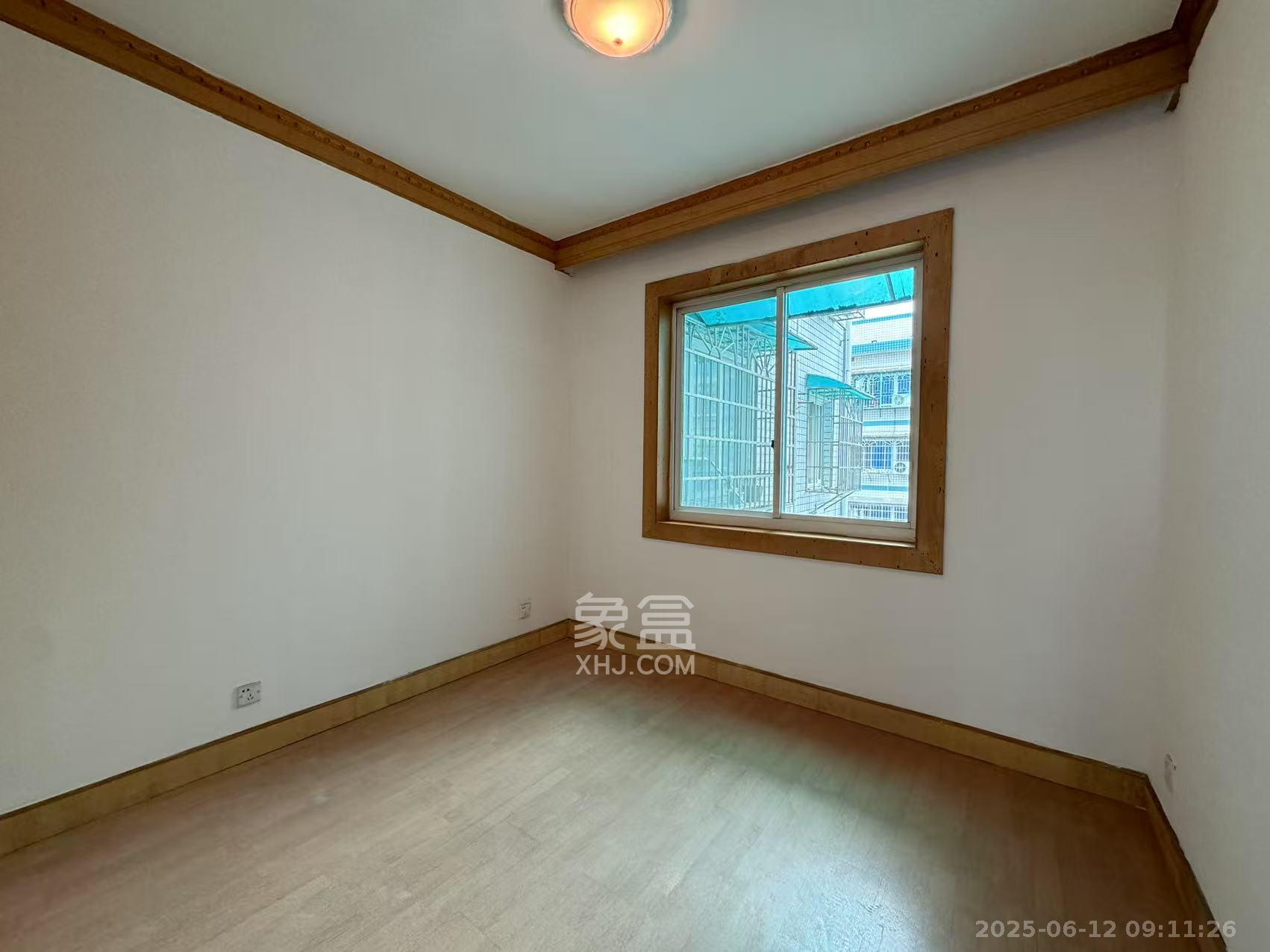 高速公路管理局宿舍 4室2厅2卫 2600.0元/月 高速公路管理局宿舍 4室2厅2卫 2600.0元/月室内图