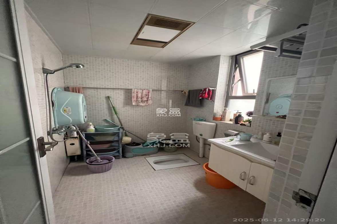 怡海星城 2室2厅1卫 1800.0元/月 怡海星城 2室2厅1卫 1800.0元/月室内图