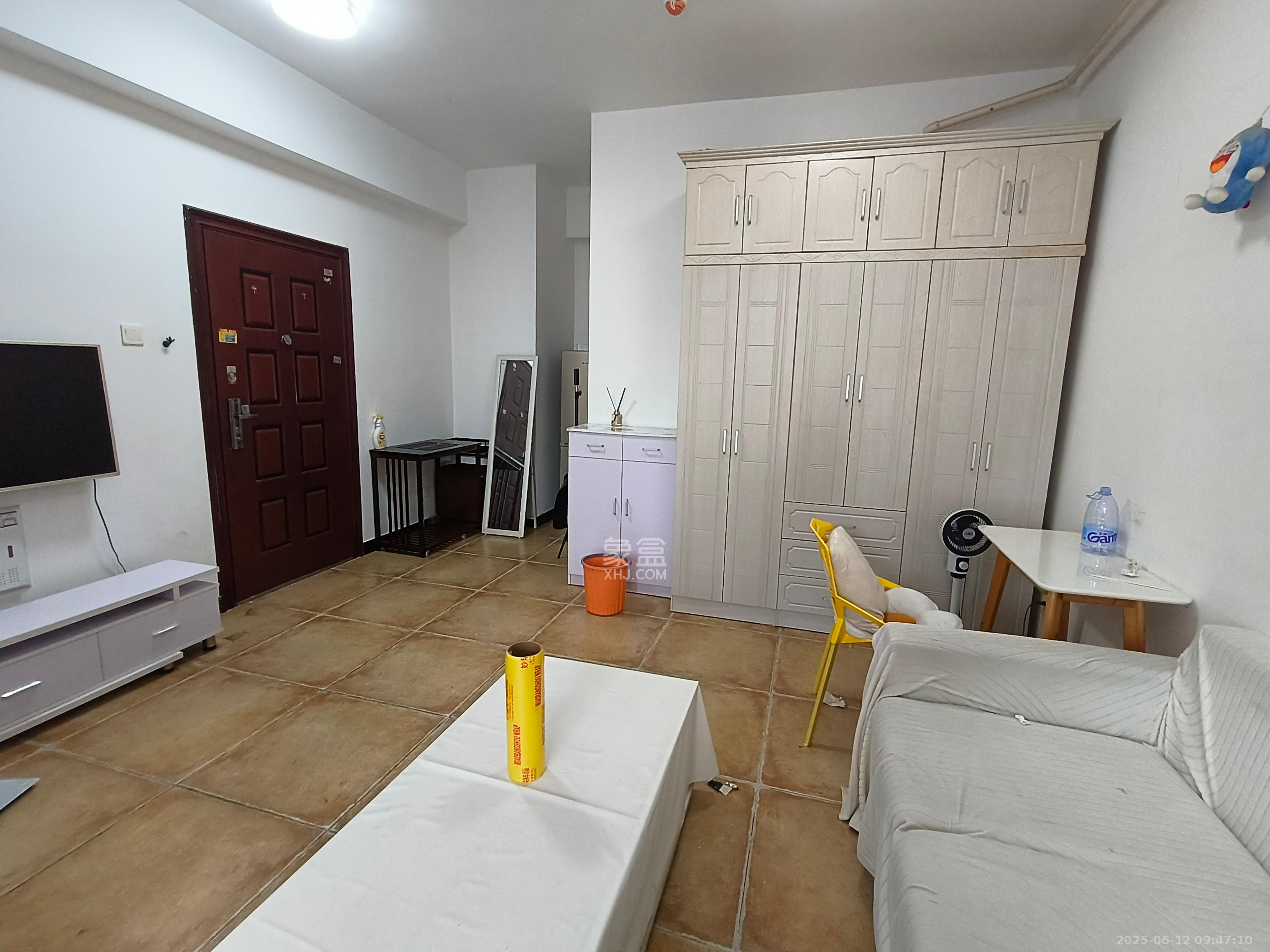 第六都(陆都小区) 1室1厅1卫 1800.0元/月 第六都(陆都小区) 1室1厅1卫 1800.0元/月室内图