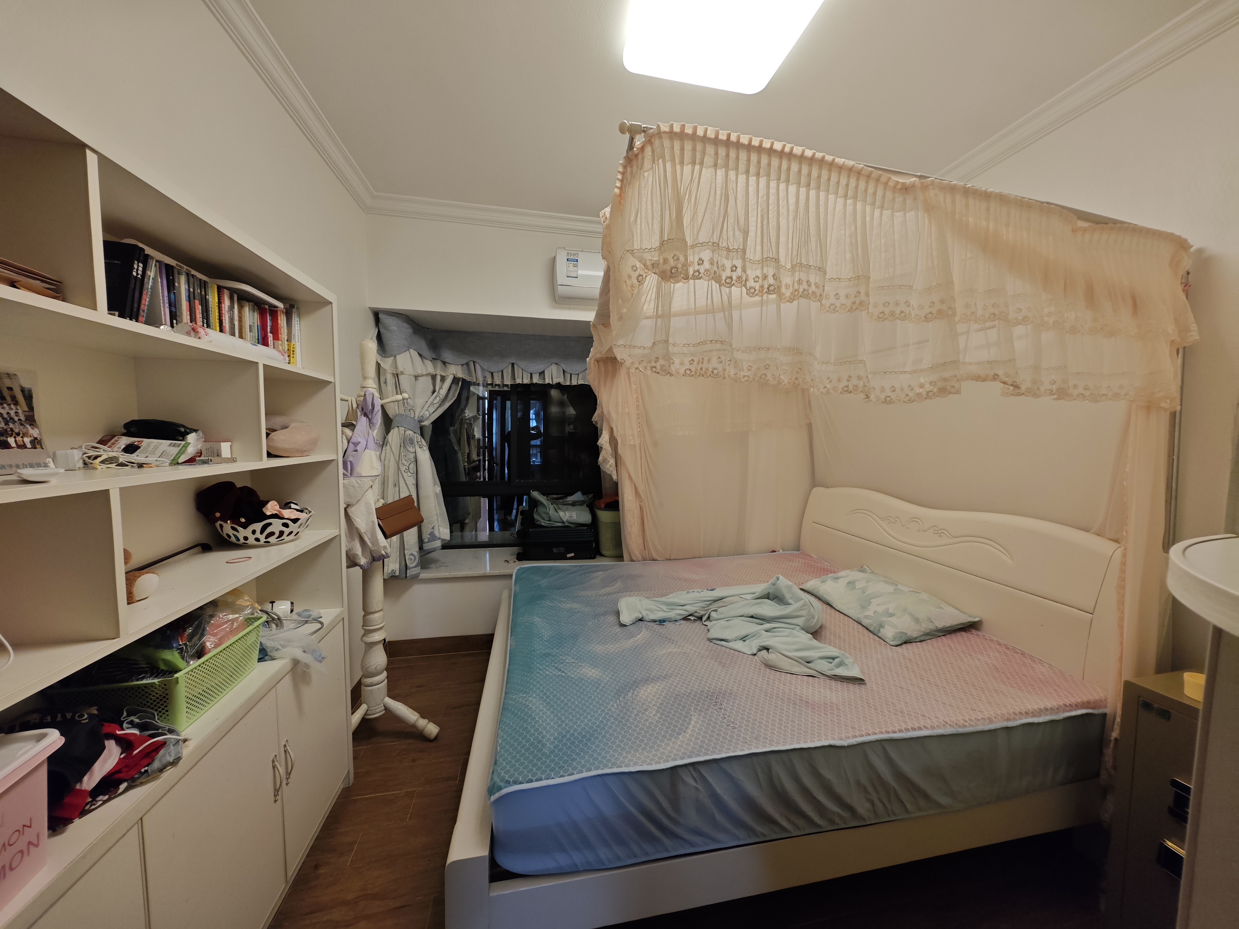 星华佳园 3室2厅2卫 215.00万 星华佳园 3室2厅2卫 215.00万客厅