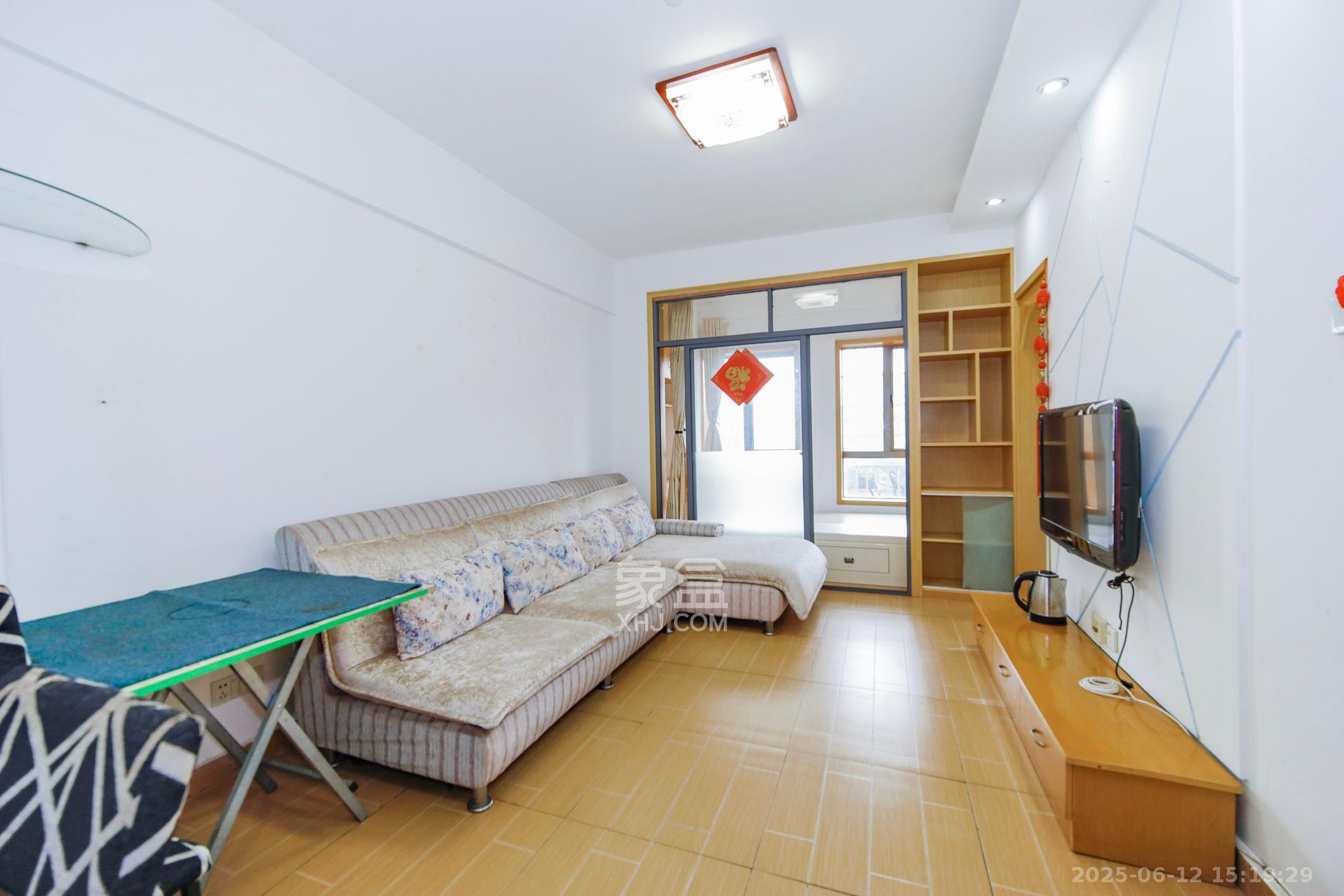 上海城小区  1室1厅1卫   1600.00元/月室内图
