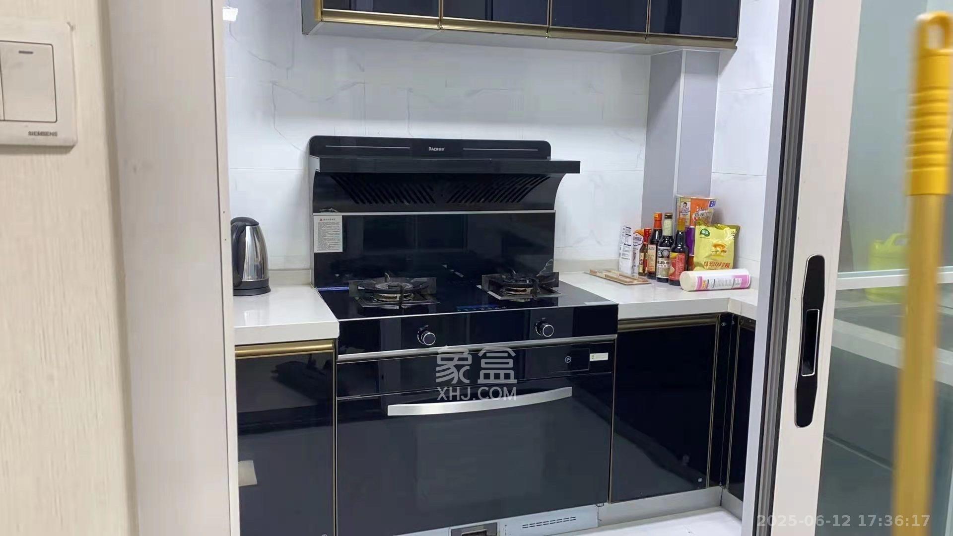 卓越浅水湾 3室2厅2卫 2600.0元/月 卓越浅水湾 3室2厅2卫 2600.0元/月室内图