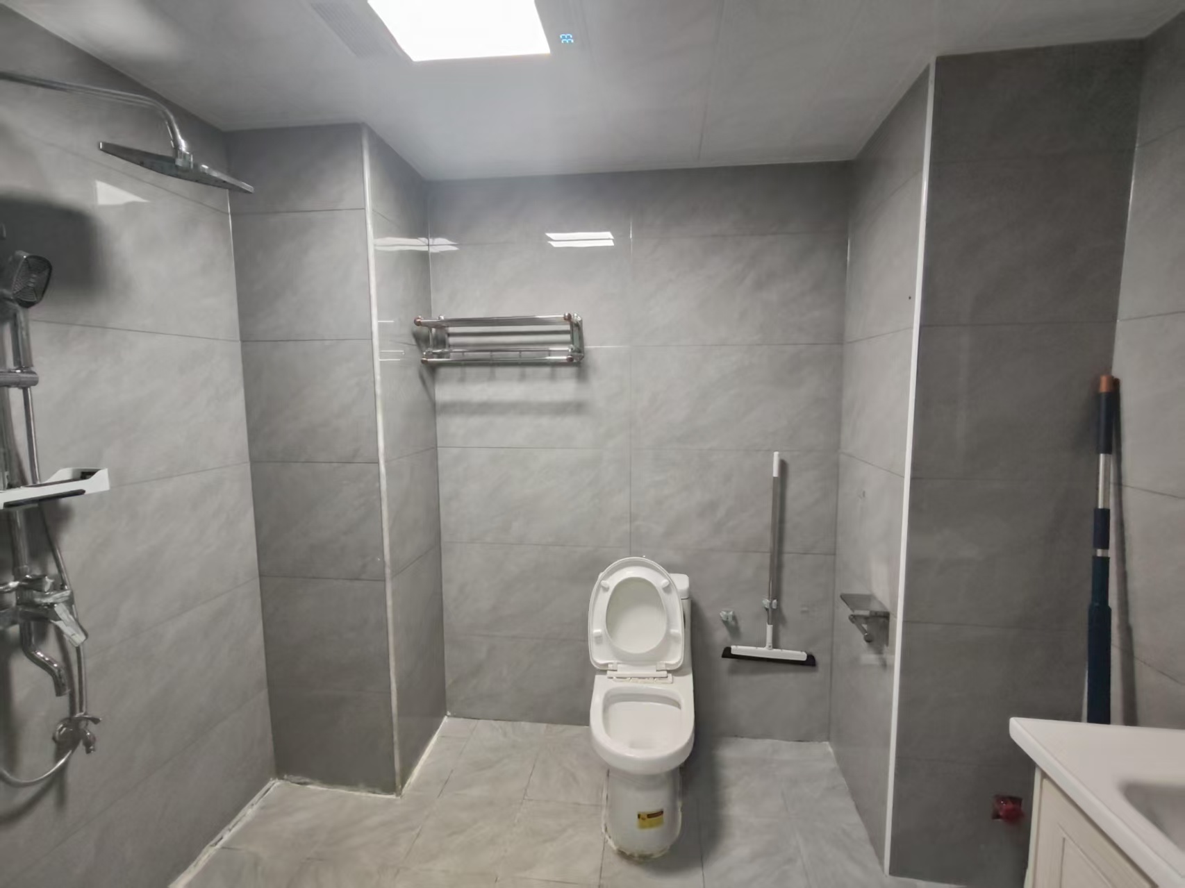 鑫天国际(鑫天偶遇) 1室1厅1卫 1300.0元/月 鑫天国际(鑫天偶遇) 1室1厅1卫 1300.0元/月室内图