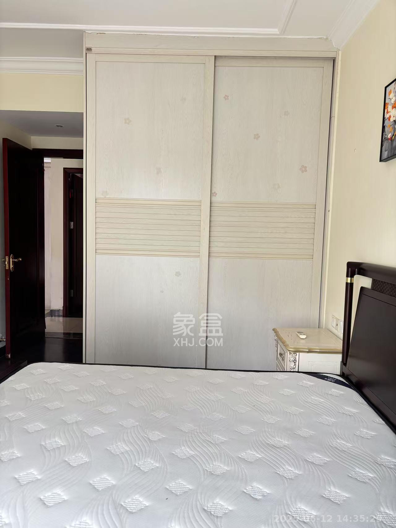 恒大翡翠华庭  2室2厅1卫    1700.0元/月 恒大翡翠华庭  2室2厅1卫    1700.0元/月室内图