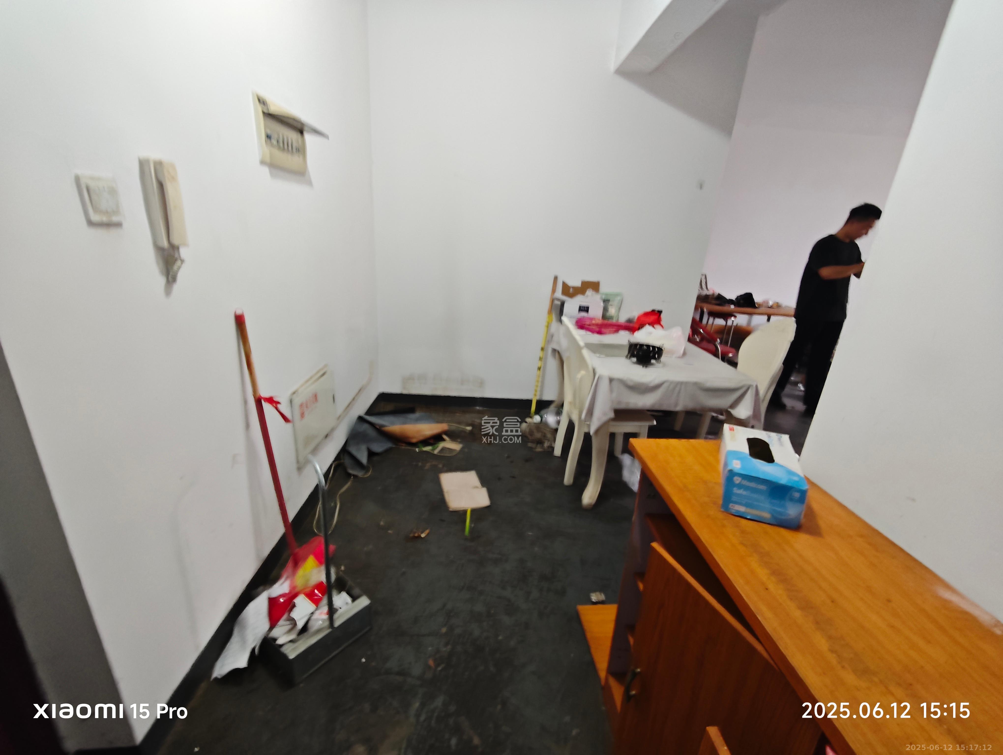 东方美地  2室1厅1卫    1700.0元/月