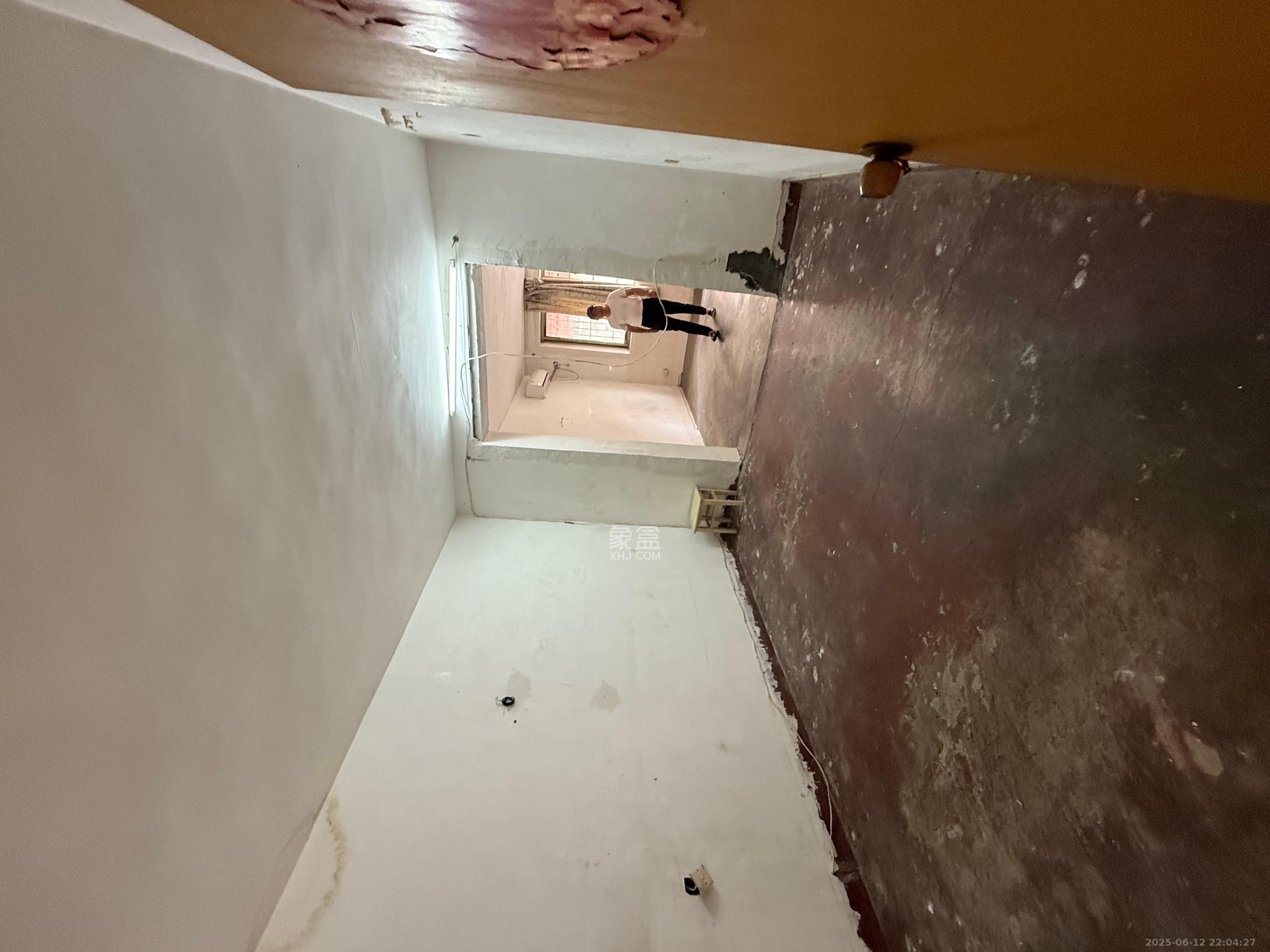 建工集团单位房  3室1厅1卫   2500.00元/月室内图