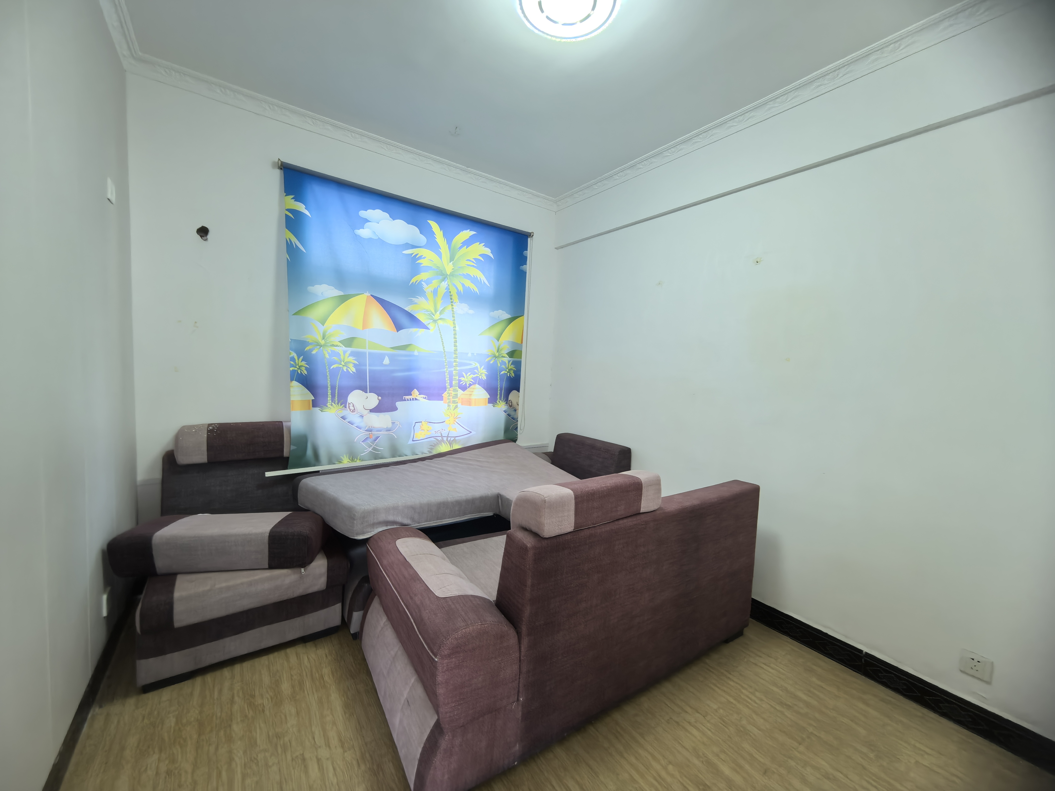 龙城街 4室2厅2卫 70.8万 龙城街 4室2厅2卫 70.8万客厅