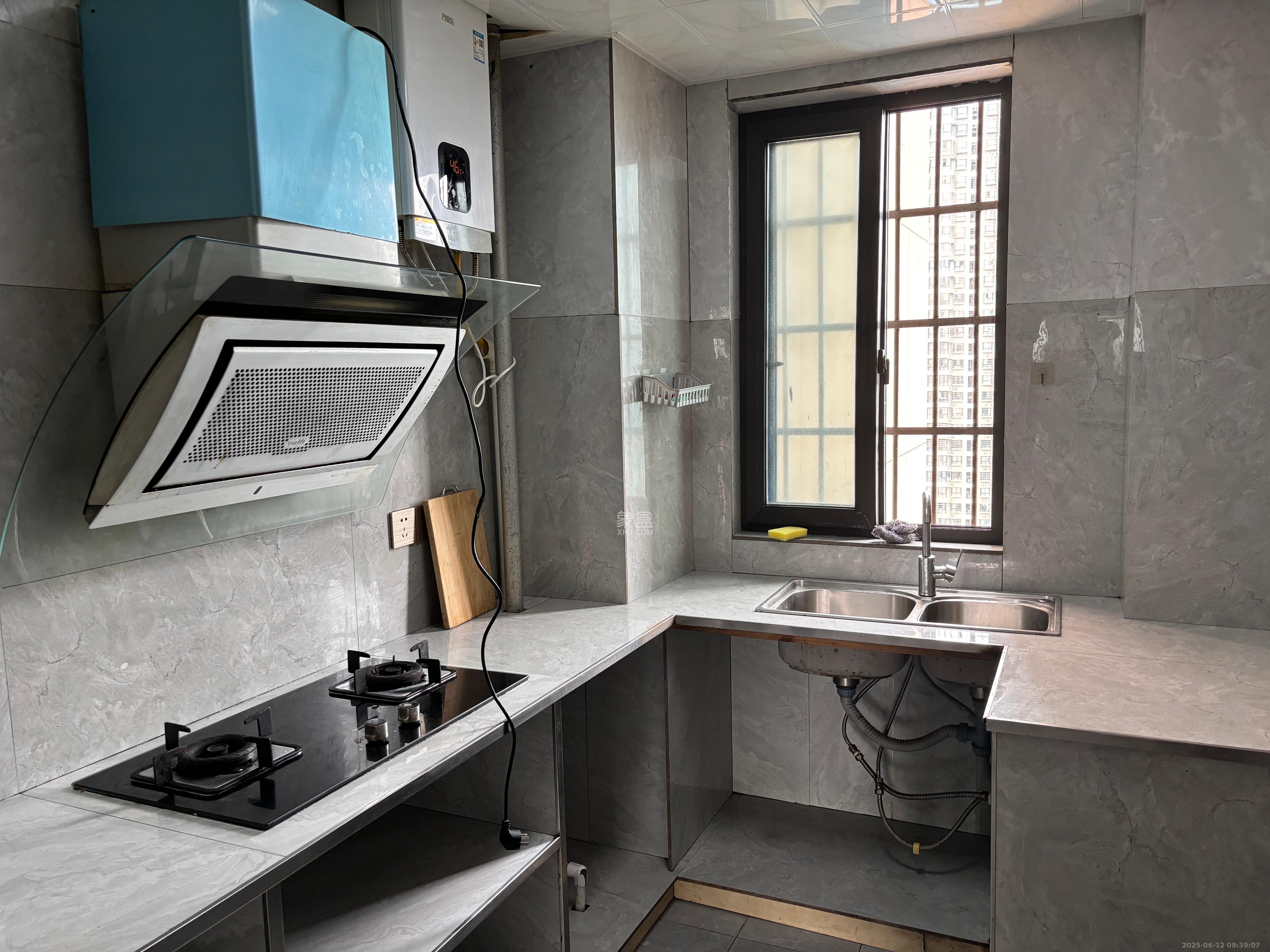 时代港湾 2室2厅1卫 1300.0元/月 时代港湾 2室2厅1卫 1300.0元/月室内图