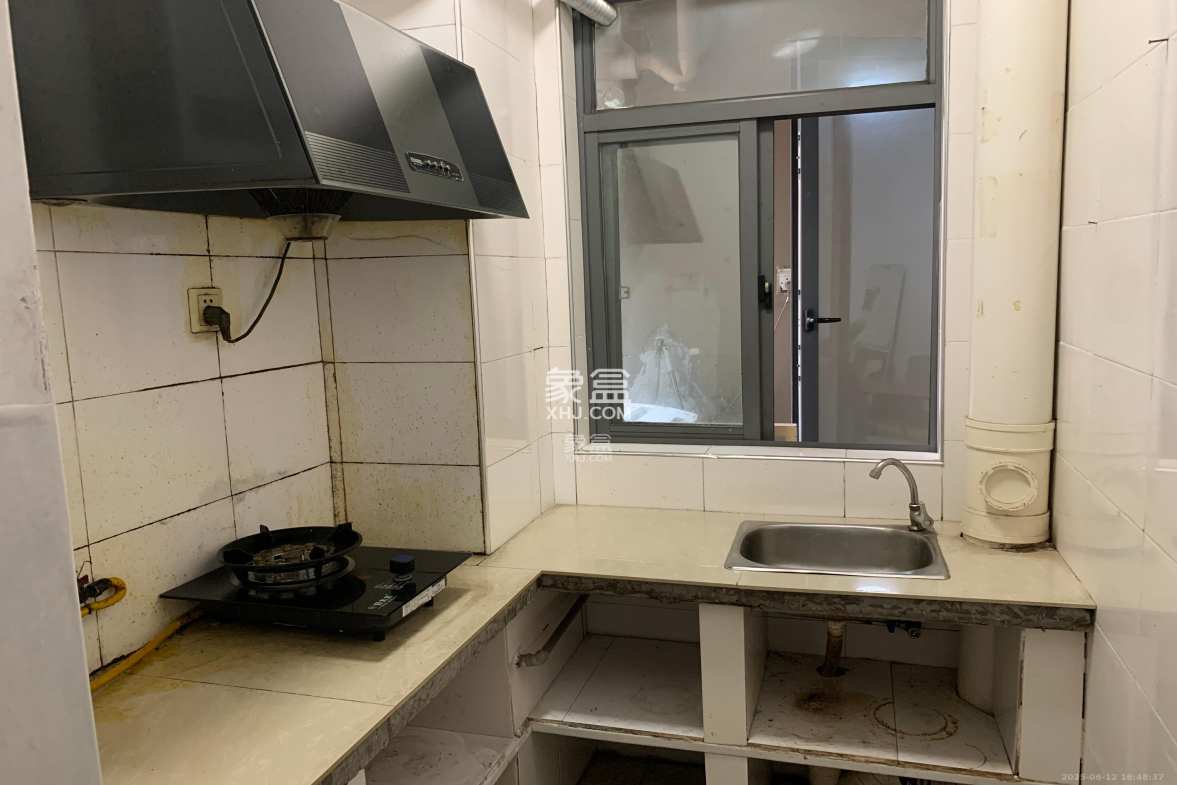 湘府东苑  1室1厅1卫    1300.0元/月 湘府东苑  1室1厅1卫    1300.0元/月室内图