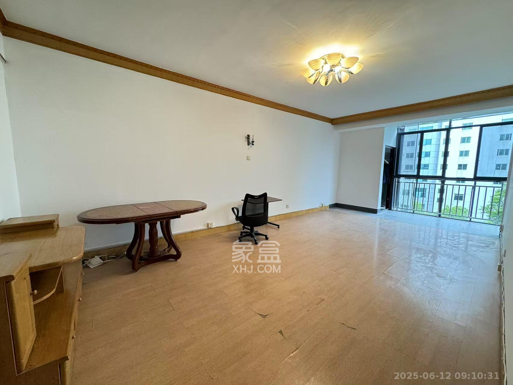 高速公路管理局宿舍 4室2厅2卫 2600.0元/月 高速公路管理局宿舍 4室2厅2卫 2600.0元/月室内图