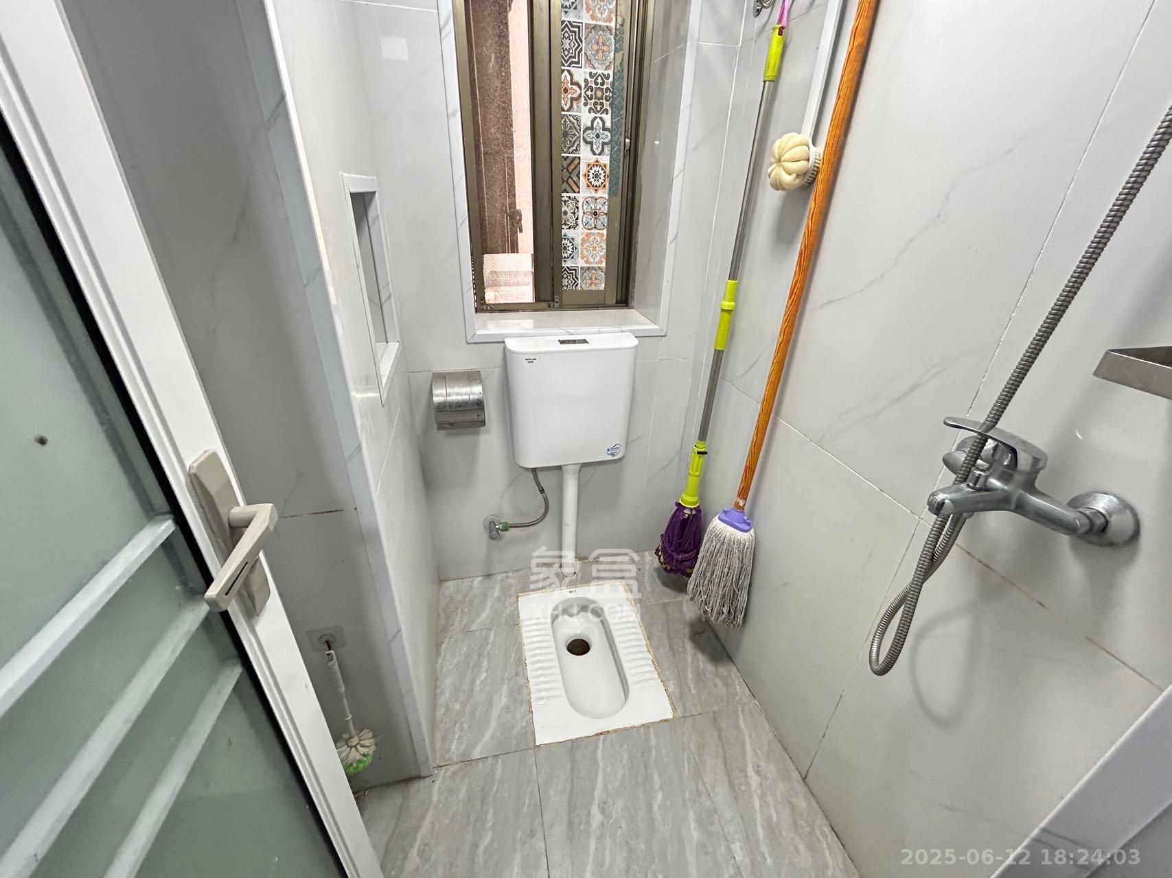 湖南省科技报社大院  3室1厅1卫    2300.0元/月 湖南省科技报社大院  3室1厅1卫    2300.0元/月室内图