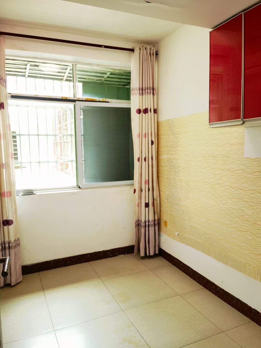 钟山大厦(义龙西路中山大厦) 1室2厅1卫 28.0万 钟山大厦(义龙西路中山大厦) 1室2厅1卫 28.0万客厅