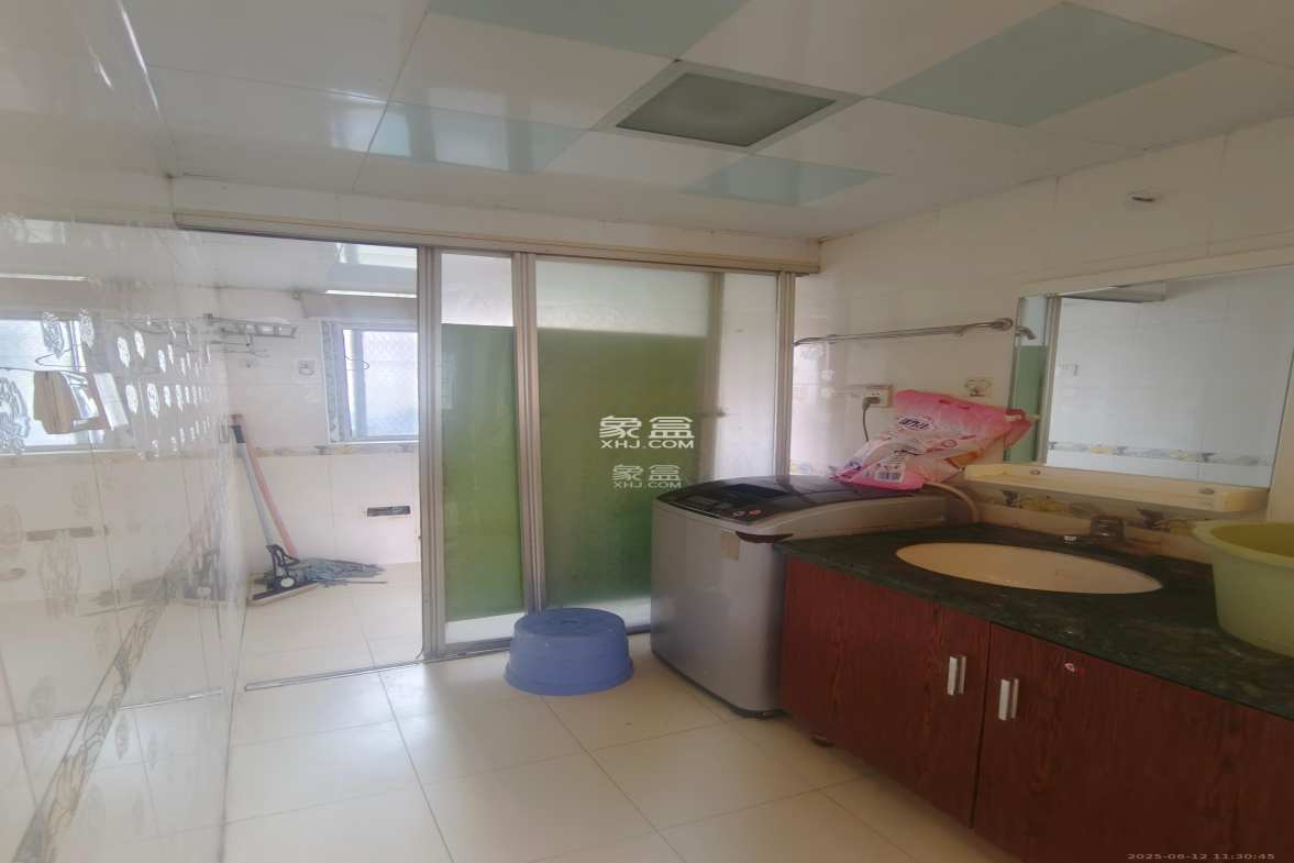 龙吉湾小区(龙瑞尚苑) 3室2厅1卫 1900.00元/月 龙吉湾小区(龙瑞尚苑) 3室2厅1卫 1900.00元/月室内图