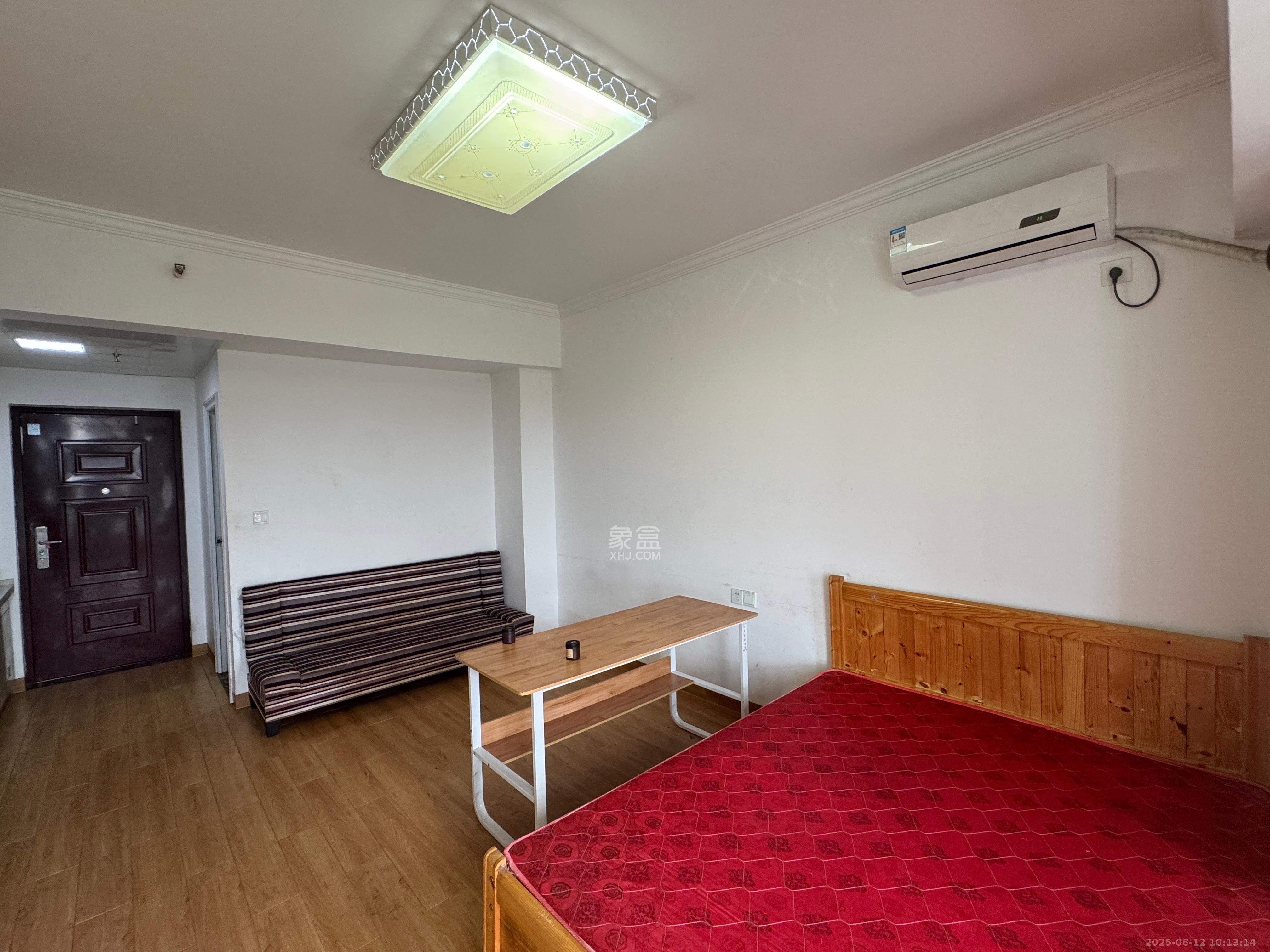 MOMA当代广场  1室1厅1卫    1100.0元/月 MOMA当代广场  1室1厅1卫    1100.0元/月