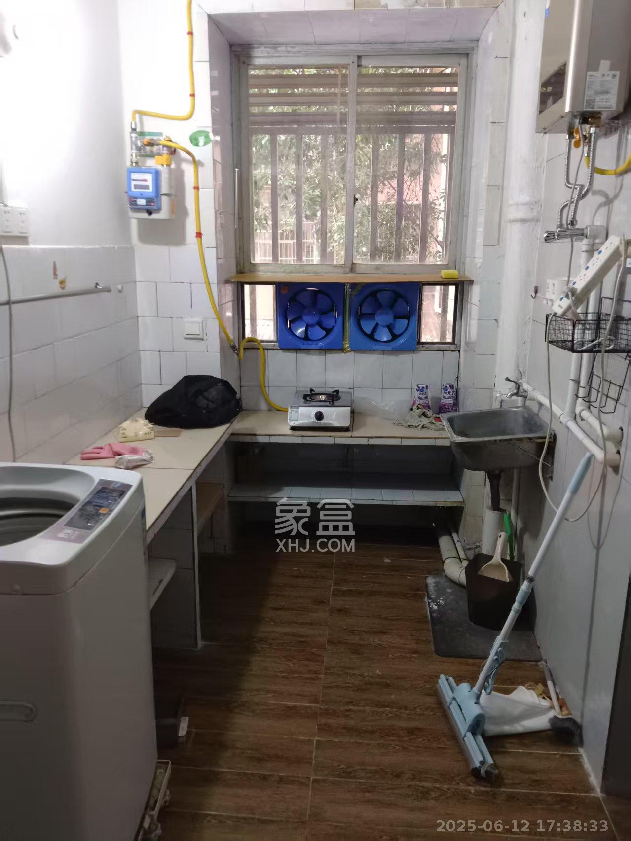文艺新村  1室1厅1卫   1500.00元/月室内图
