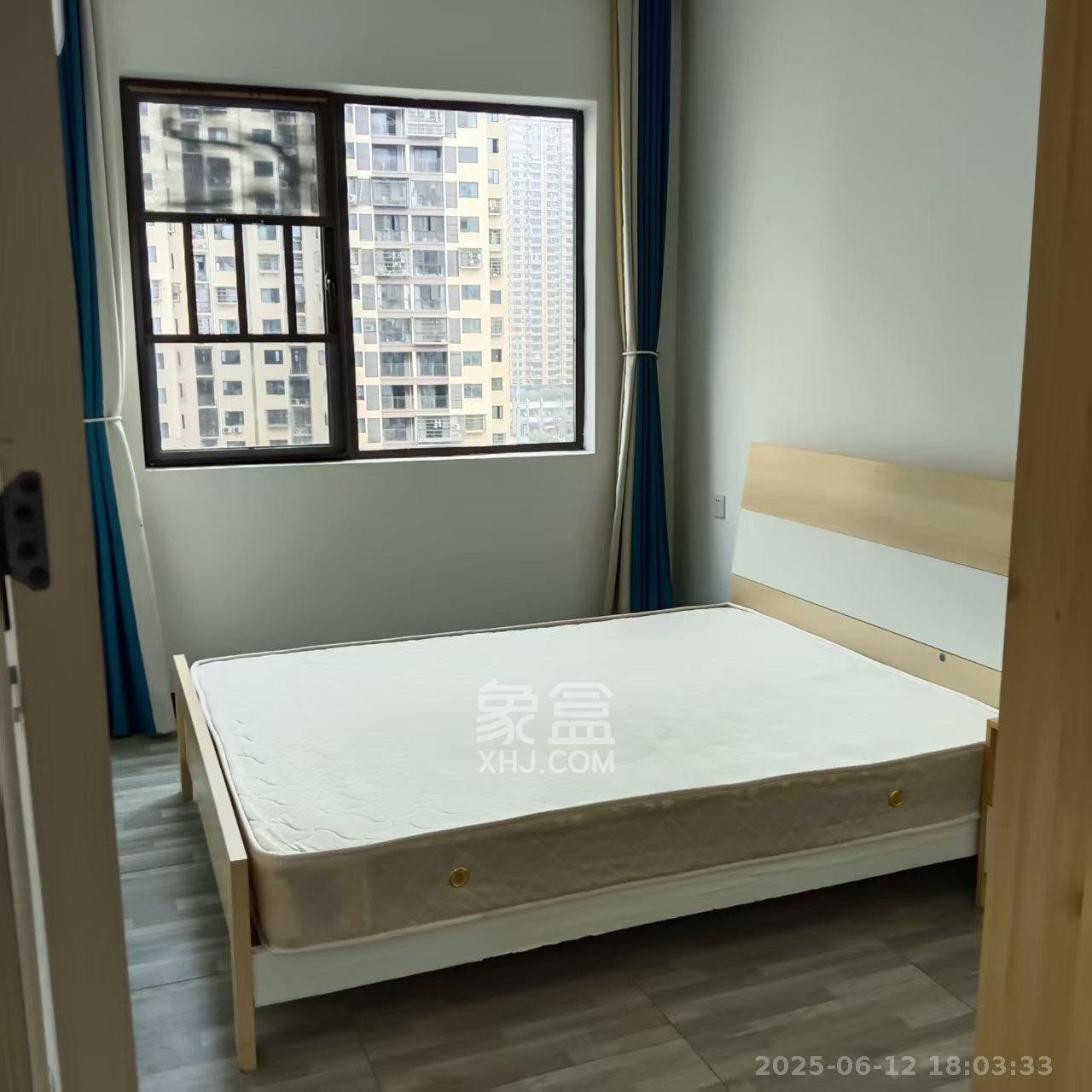 长郡旁牛津街（瑞凯滨江雅苑）  3室2厅2卫   1700.00元/月室内图